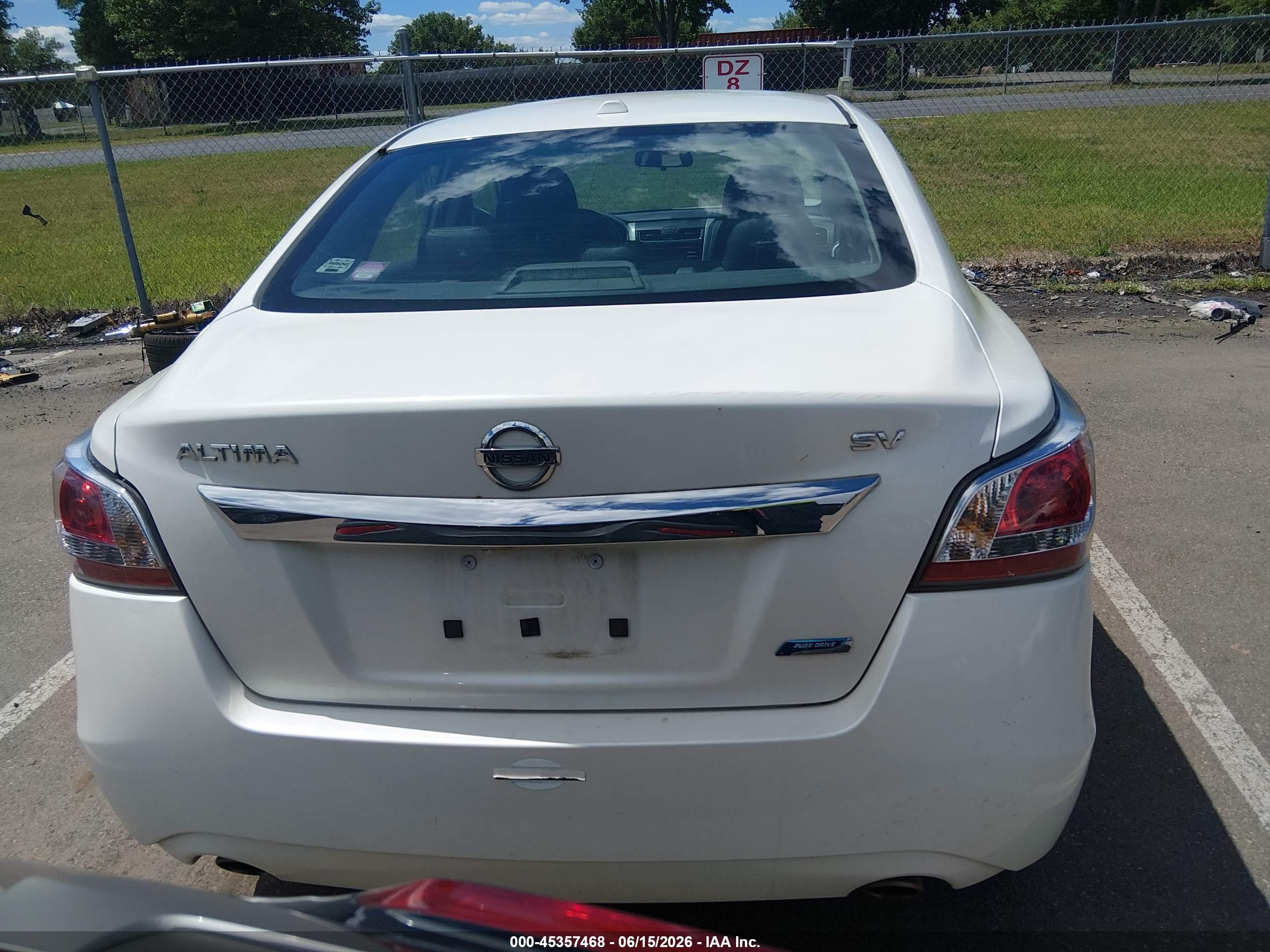 2014 Nissan Altima 2.5 Sv White vin: 1N4AL3AP3EC177369