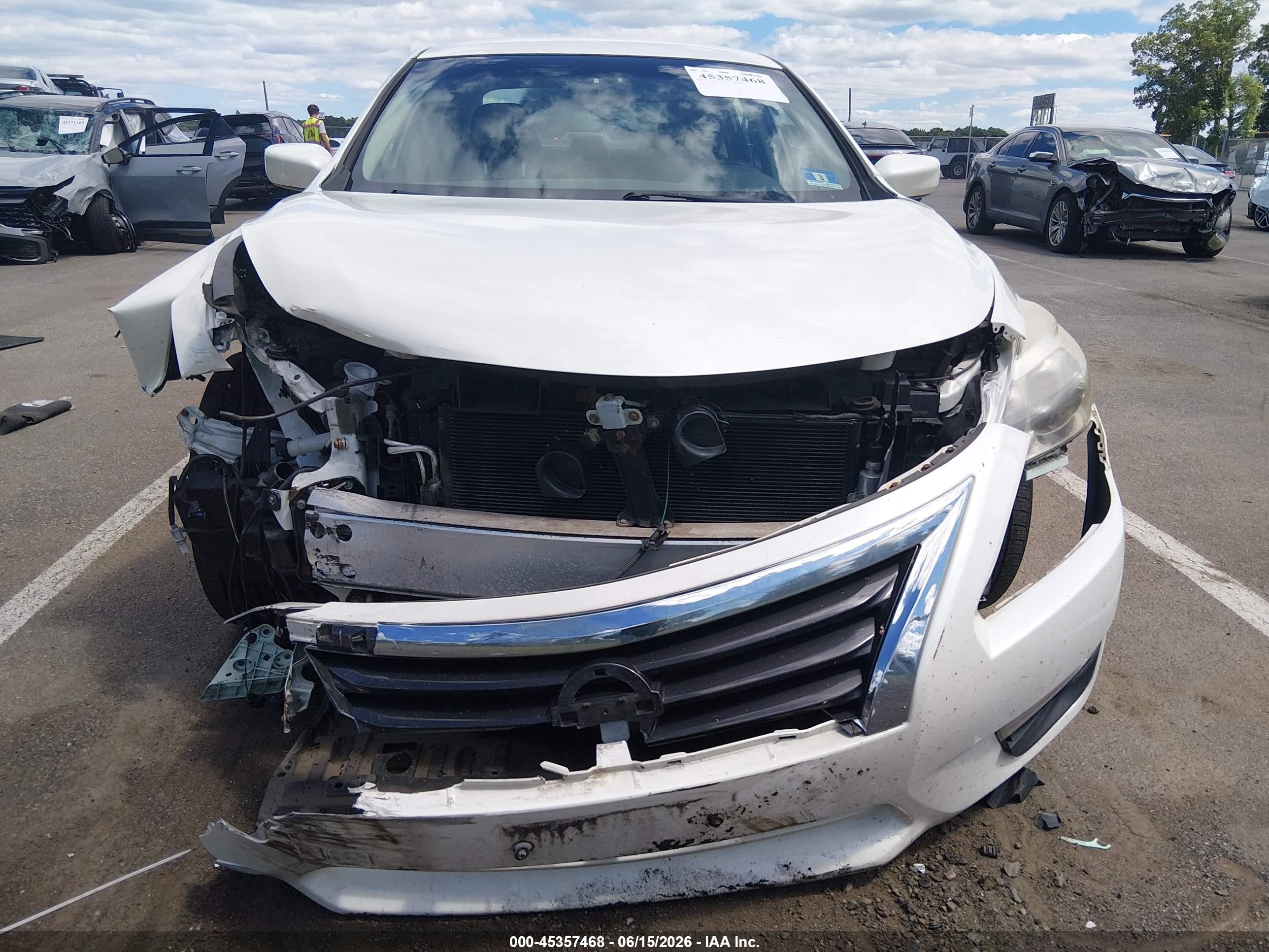 2014 Nissan Altima 2.5 Sv White vin: 1N4AL3AP3EC177369