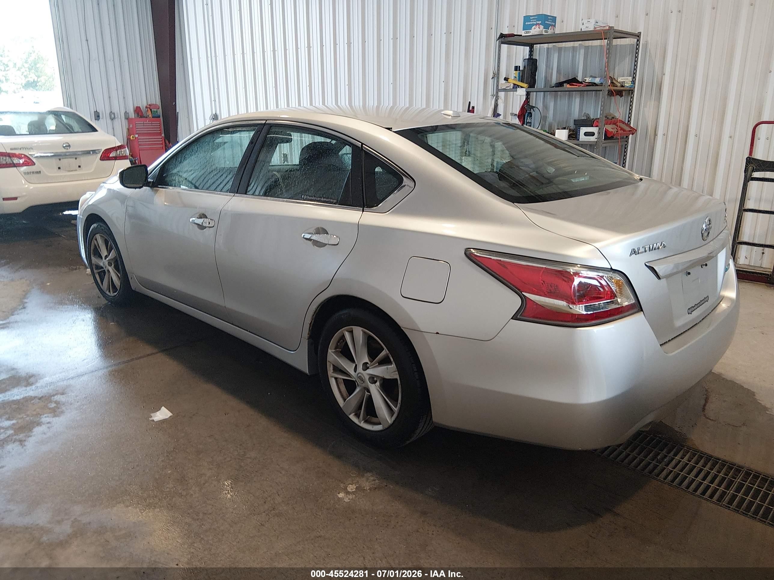 2014 Nissan Altima 2.5 Sv Silver vin: 1N4AL3AP3EC182488
