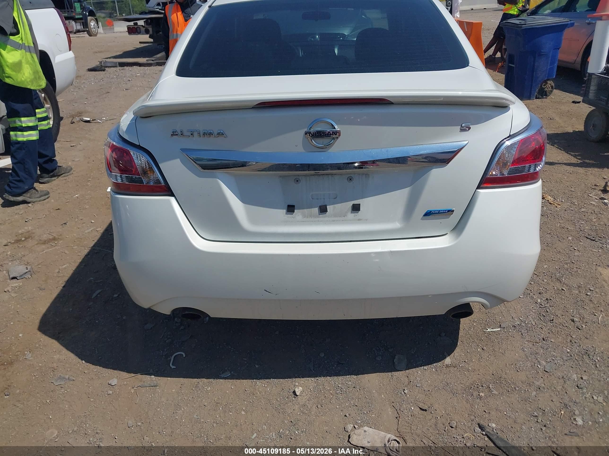 2014 Nissan Altima 2.5 S Белый vin: 1N4AL3AP3EC182572