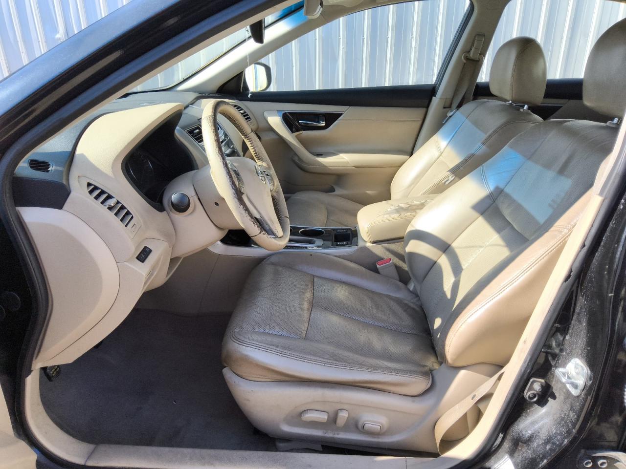 2014 Nissan Altima 2.5 Sl Black vin: 1N4AL3AP3EC202318 Damage: Steering Wheel, Worn, Replacement Required