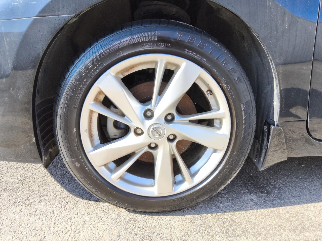 2014 Nissan Altima 2.5 Sl Black vin: 1N4AL3AP3EC202318 Damage: Left Front Wheel, Curb Rash, 3 To 4 Inches