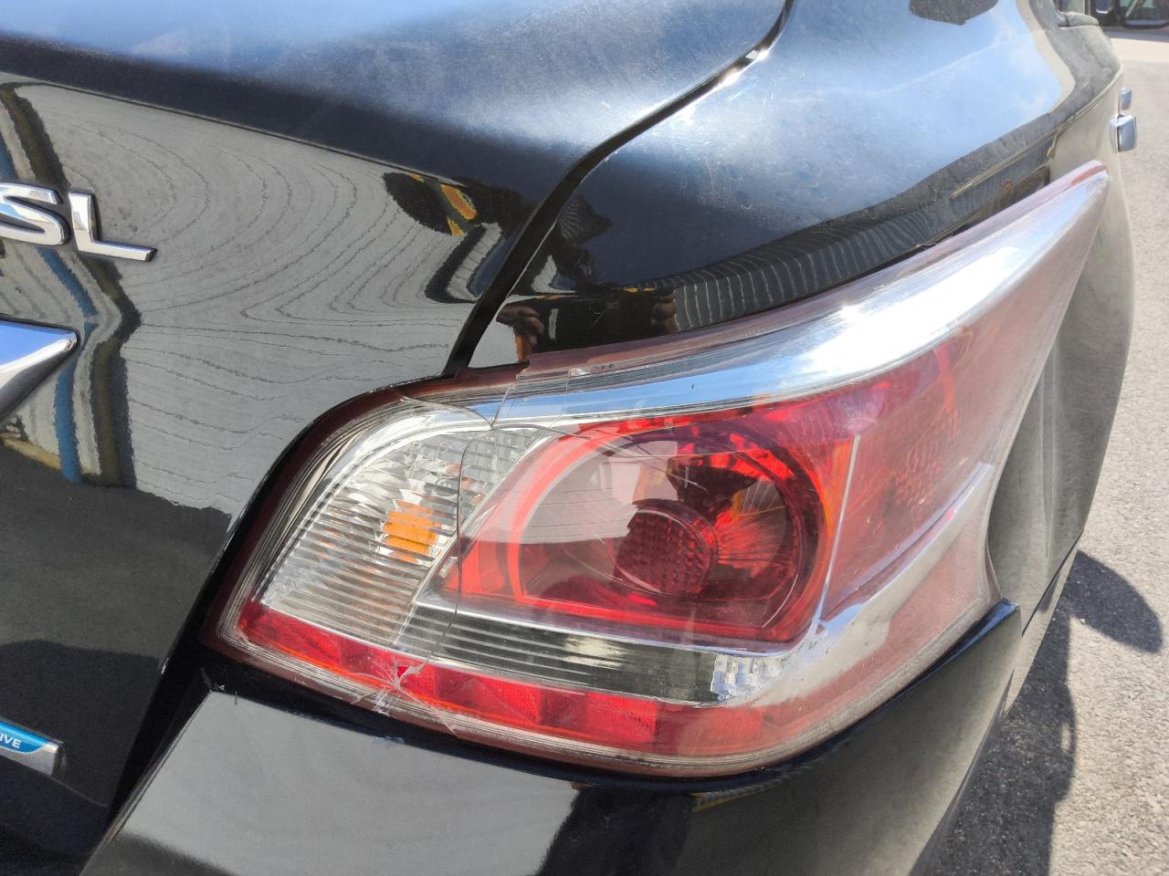2014 Nissan Altima 2.5 Sl Black vin: 1N4AL3AP3EC202318 Damage: Right Tail Light, Cracked, Replacement Required