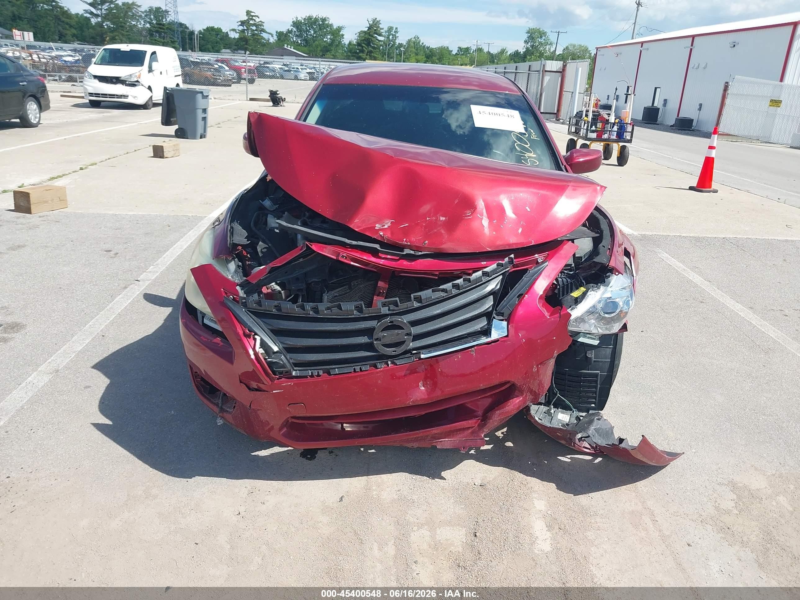 2014 Nissan Altima 2.5/2.5 S/2.5 Sl/2.5 Sv Red vin: 1N4AL3AP3EC283174