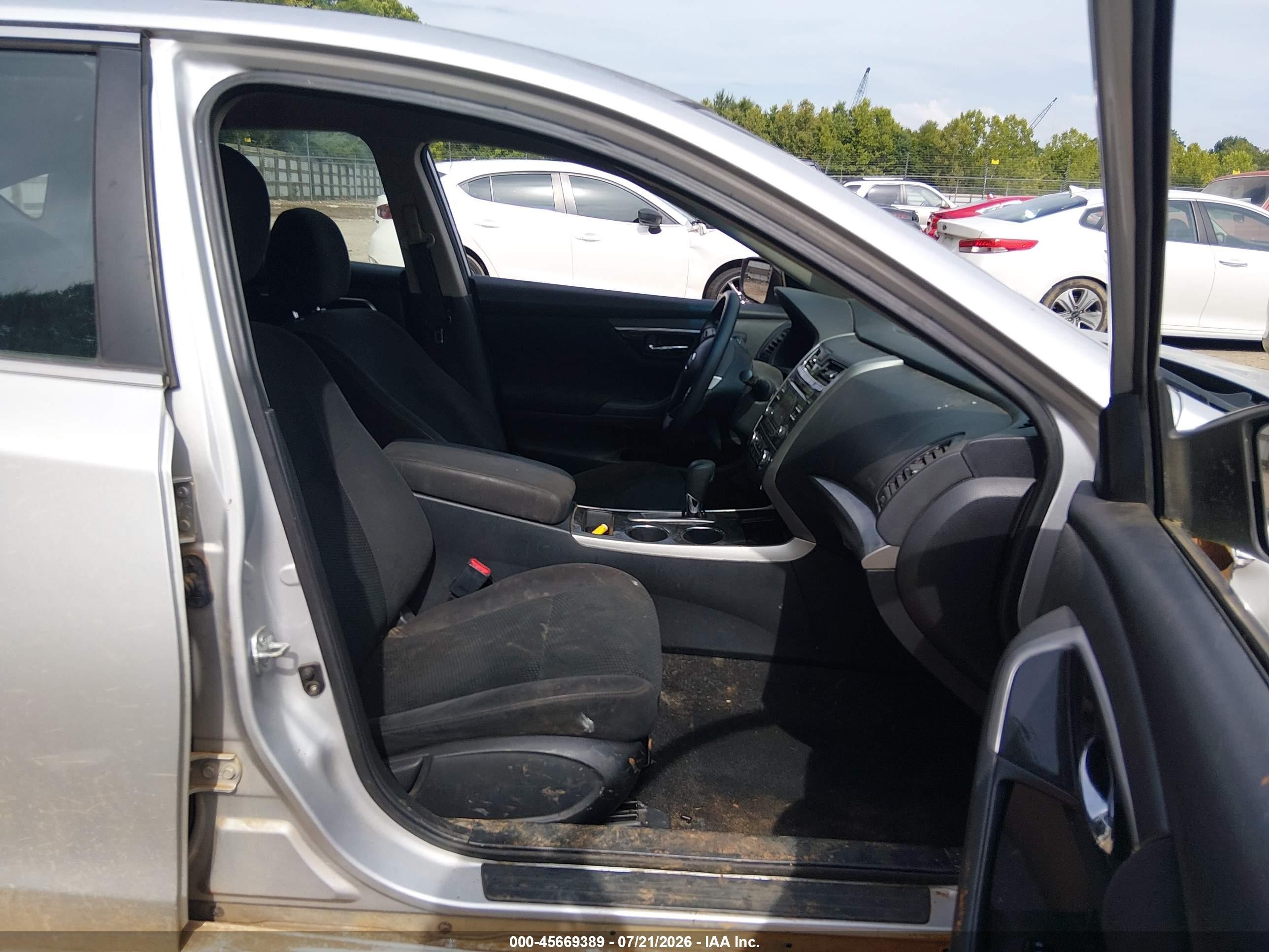 2014 Nissan Altima 2.5 S Silver vin: 1N4AL3AP3EC297088