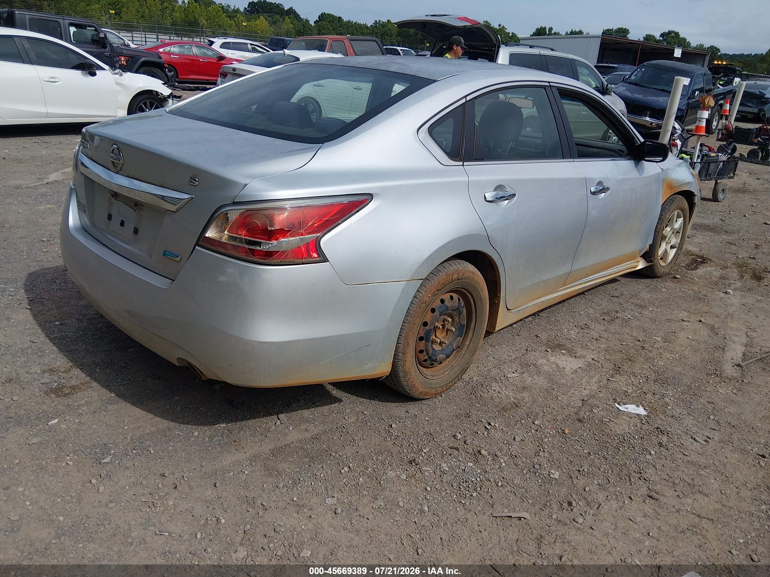 2014 Nissan Altima 2.5 S Silver vin: 1N4AL3AP3EC297088