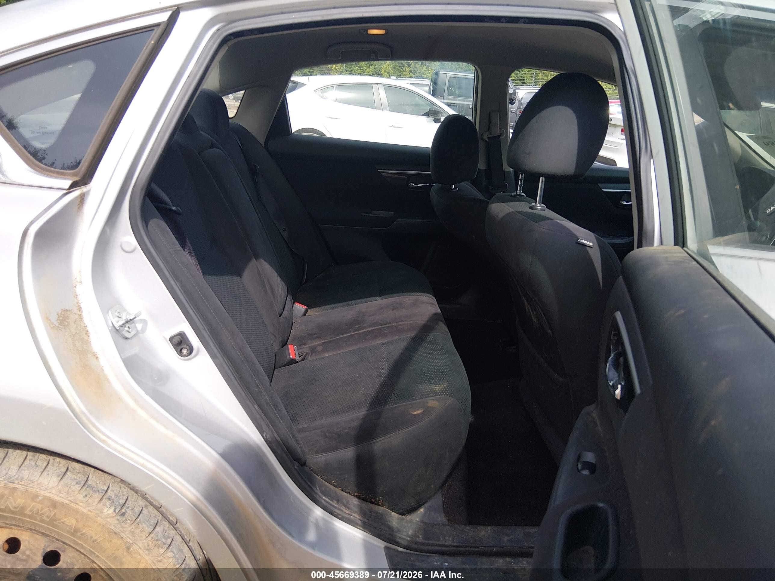 2014 Nissan Altima 2.5 S Silver vin: 1N4AL3AP3EC297088
