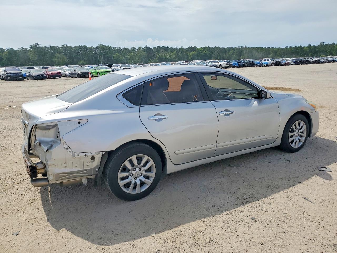 2014 Nissan Altima 2.5 S Серебряный vin: 1N4AL3AP3EC298595