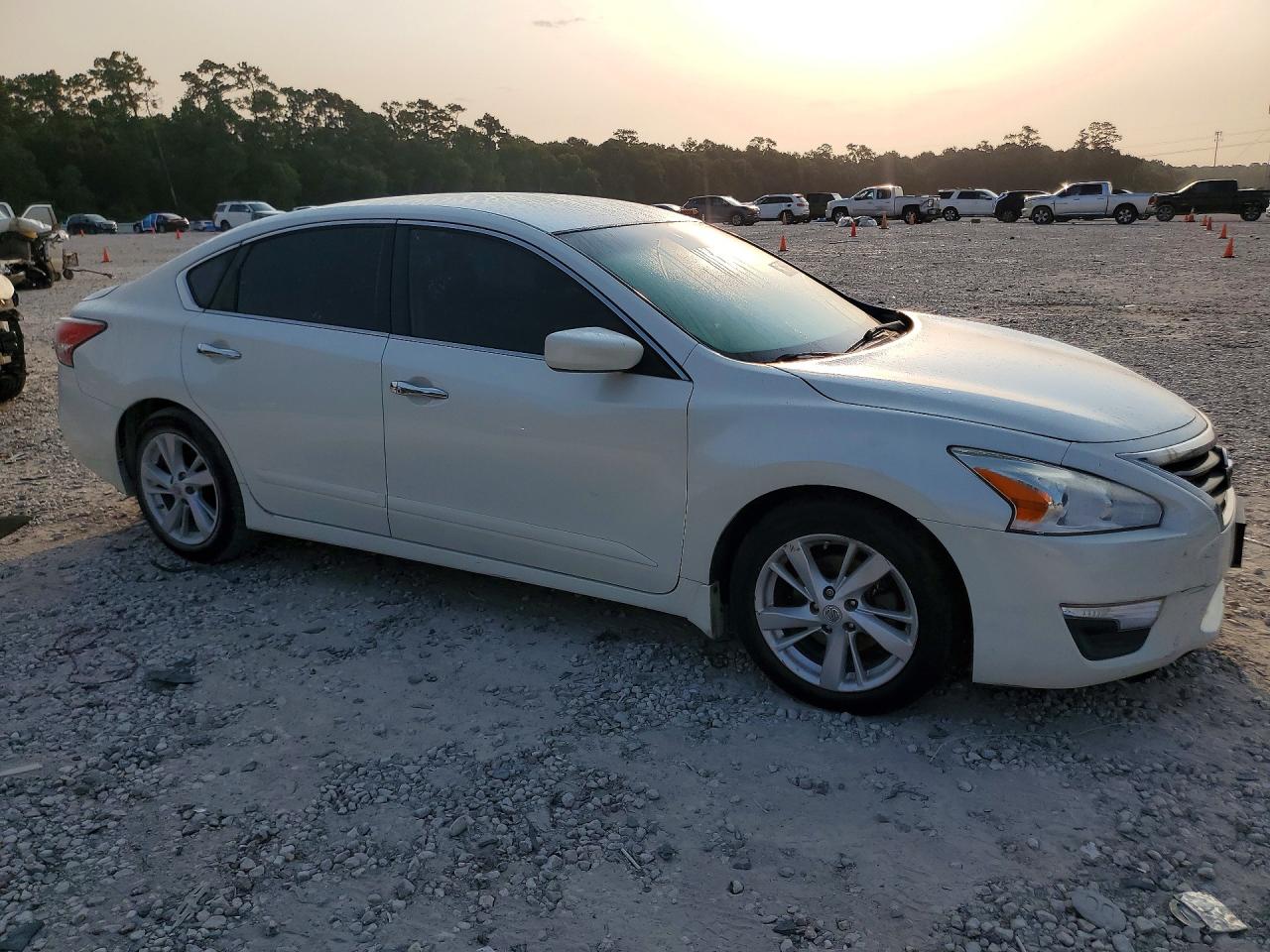 2014 Nissan Altima 2.5 Sv Белый vin: 1N4AL3AP3EC328419