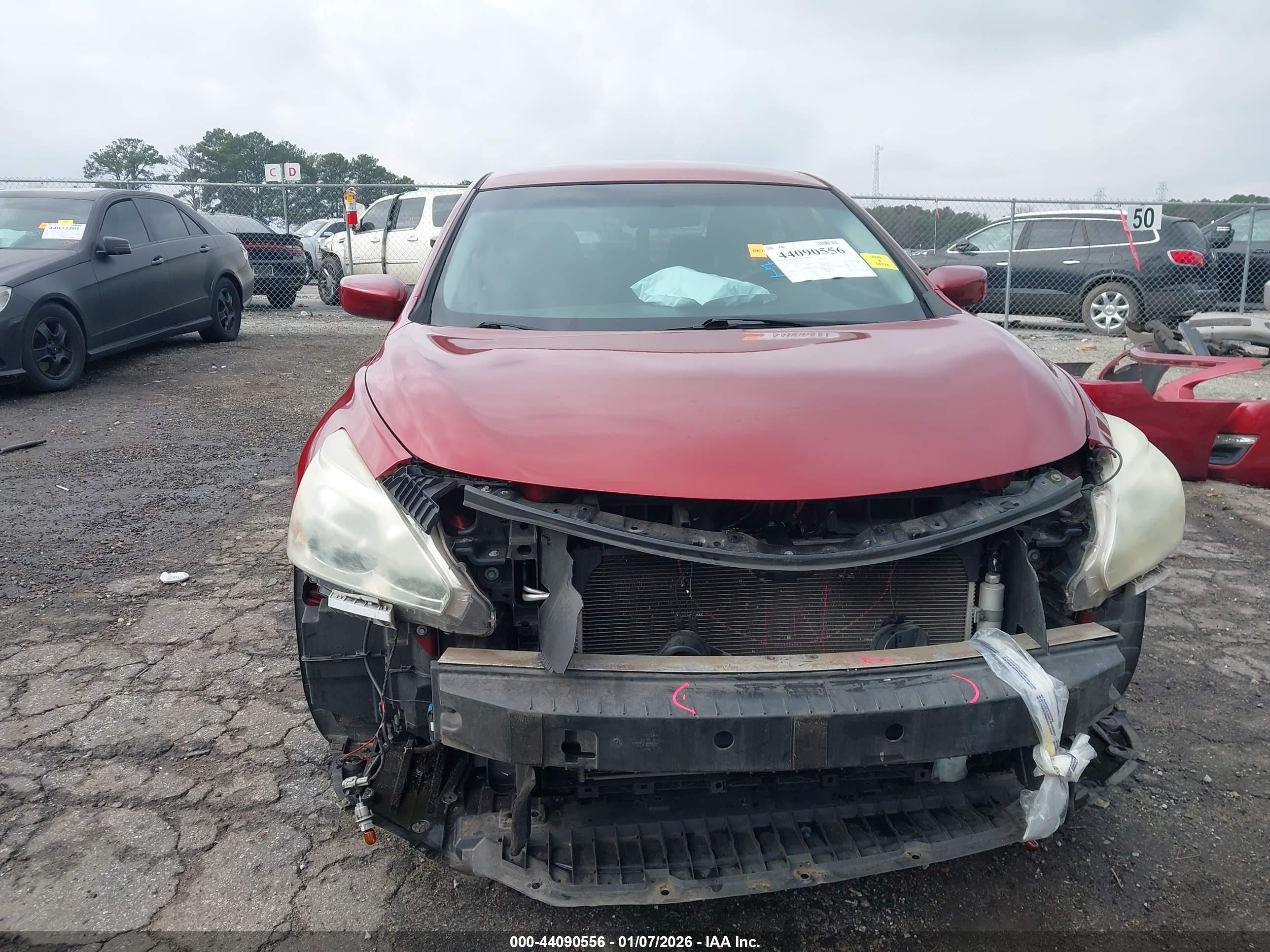 2014 Nissan Altima 2.5 S Red vin: 1N4AL3AP3EC403409