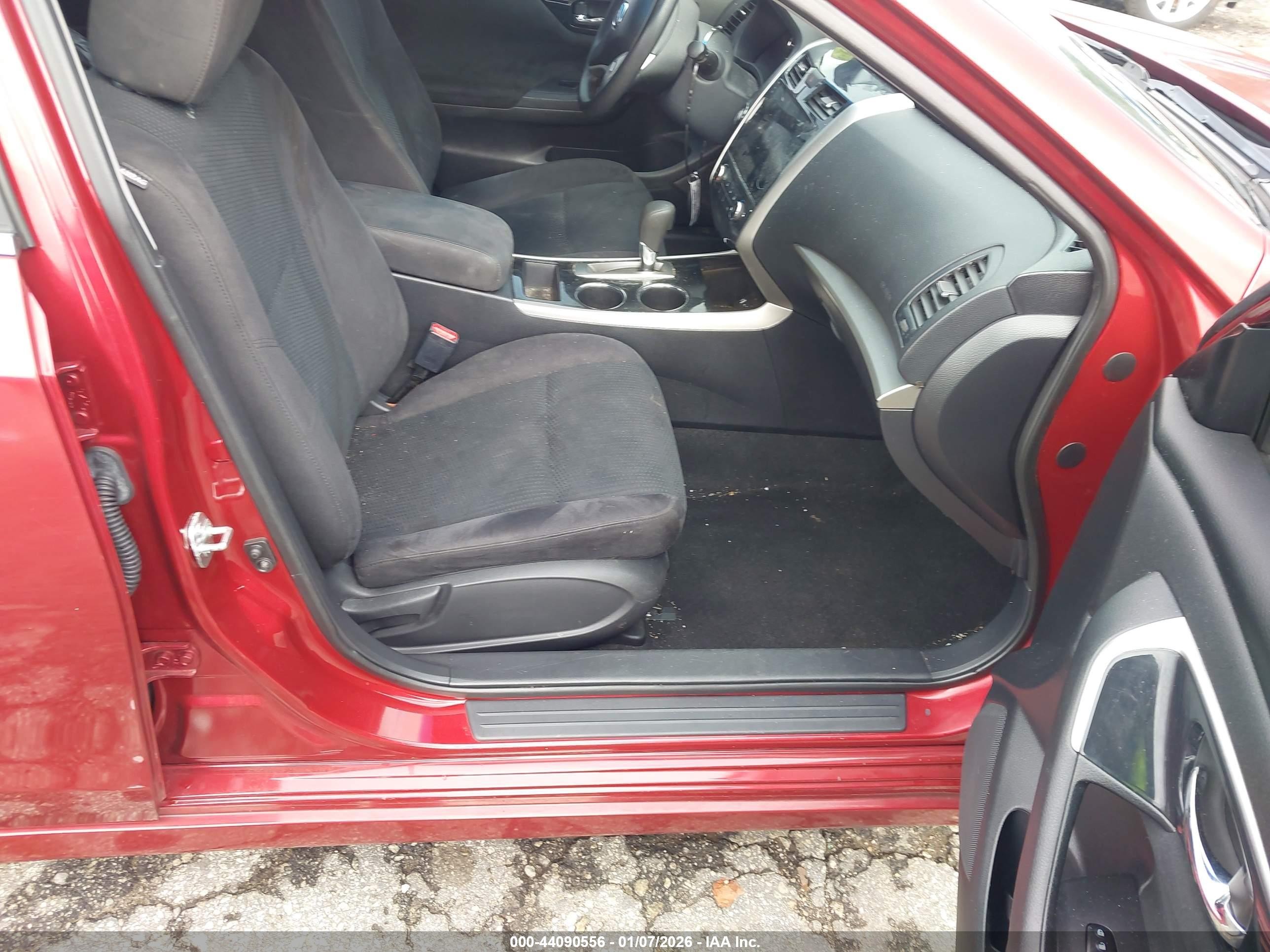 2014 Nissan Altima 2.5 S Red vin: 1N4AL3AP3EC403409