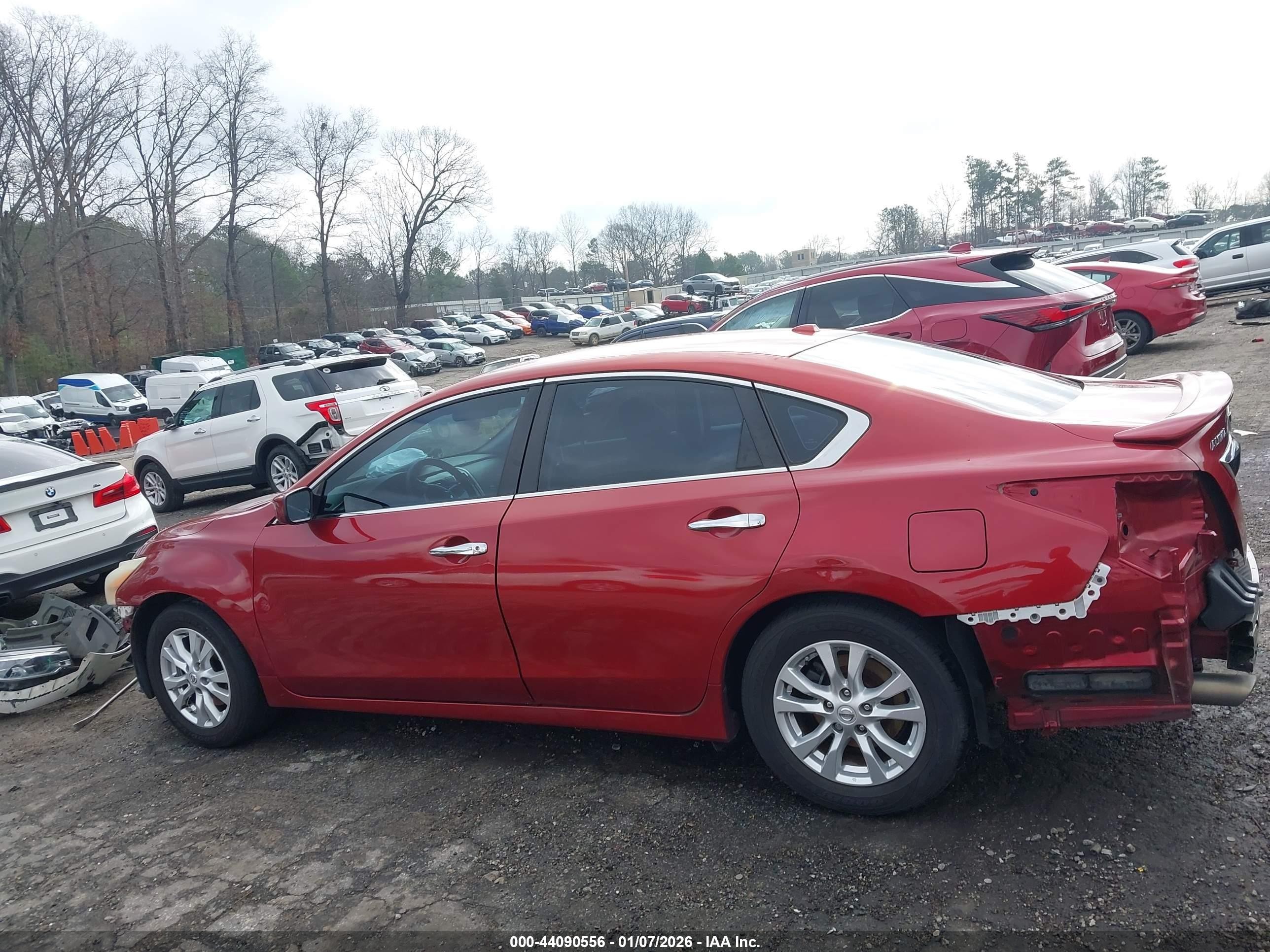 2014 Nissan Altima 2.5 S Red vin: 1N4AL3AP3EC403409