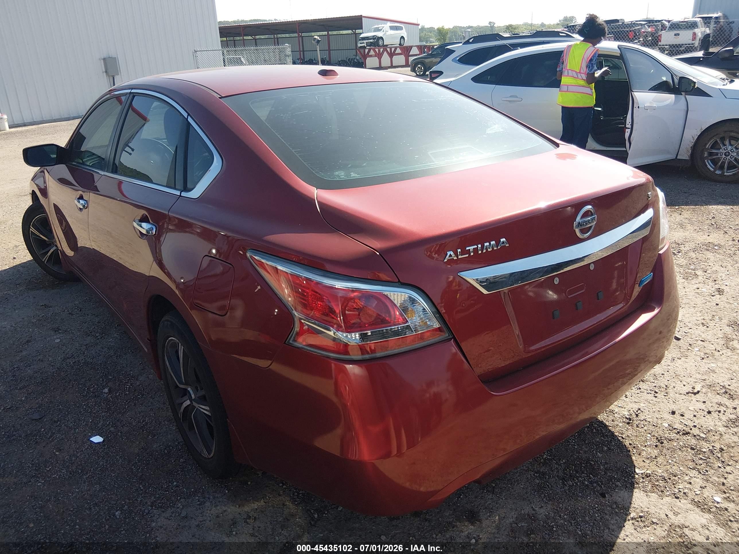2014 Nissan Altima 2.5 S Red vin: 1N4AL3AP3EC412000