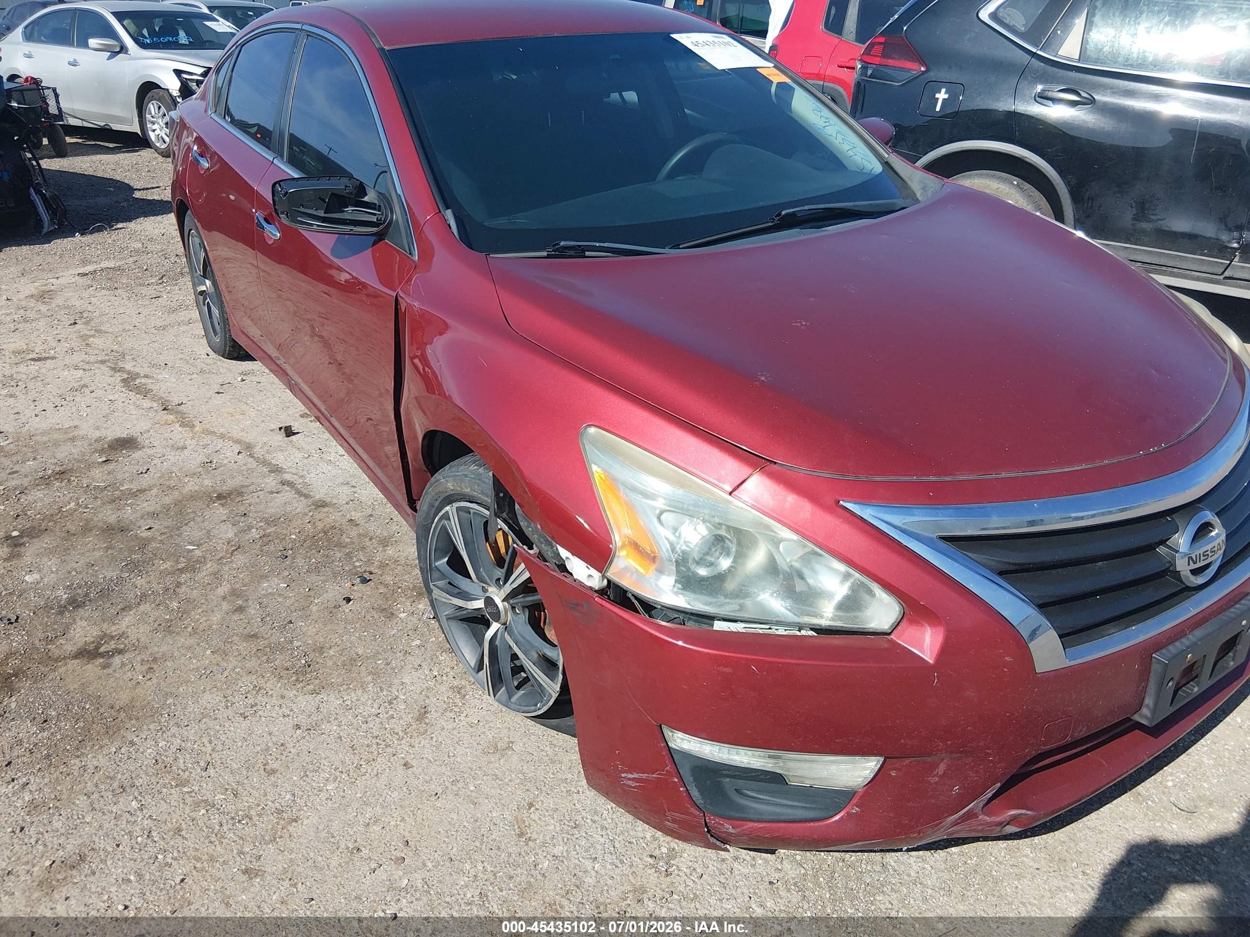 2014 Nissan Altima 2.5 S Red vin: 1N4AL3AP3EC412000
