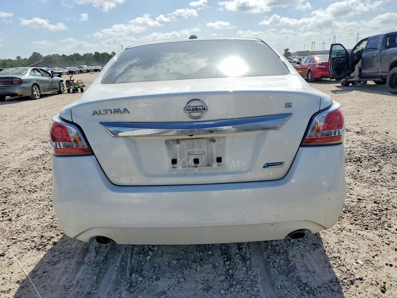 2014 Nissan Altima 2.5 S White vin: 1N4AL3AP3EC413034