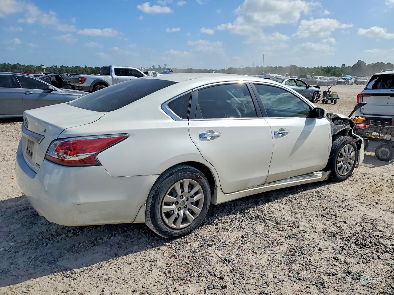 2014 Nissan Altima 2.5 S White vin: 1N4AL3AP3EC413034