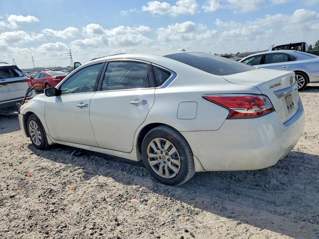 2014 Nissan Altima 2.5 S White vin: 1N4AL3AP3EC413034