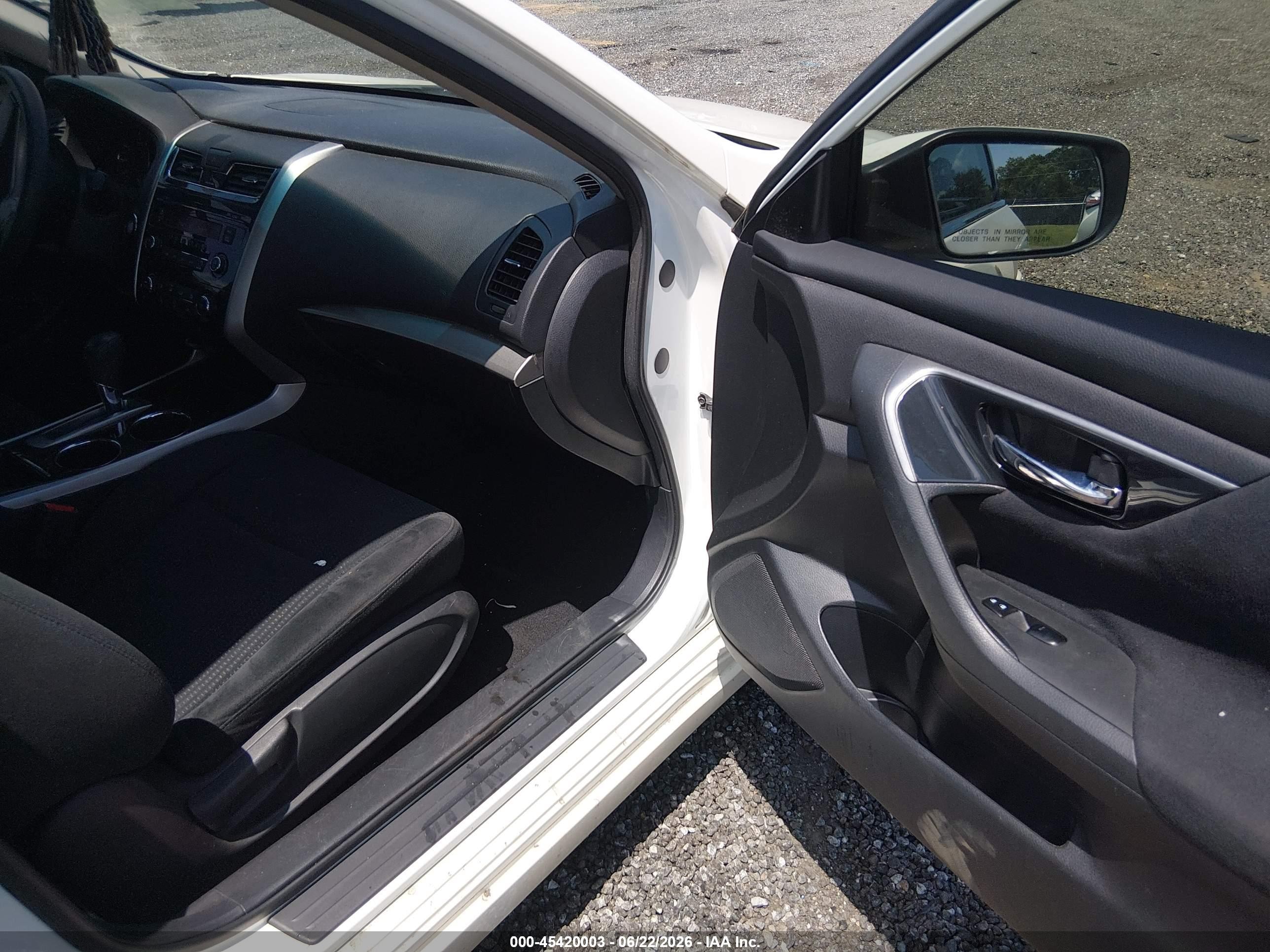 2014 Nissan Altima 2.5 S White vin: 1N4AL3AP3EC428682
