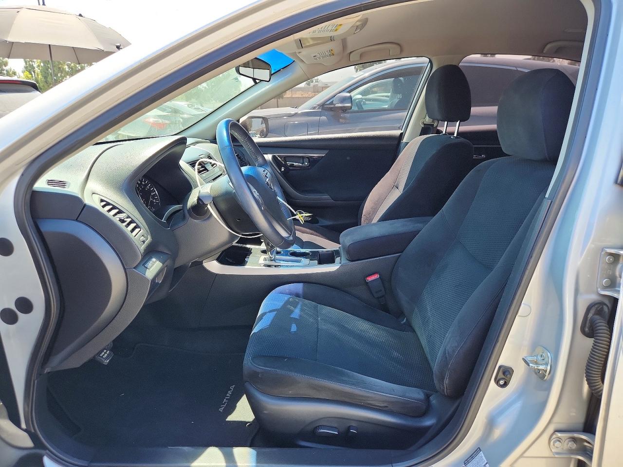 2014 Nissan Altima 2.5 Sv Серебряный vin: 1N4AL3AP3EC428875