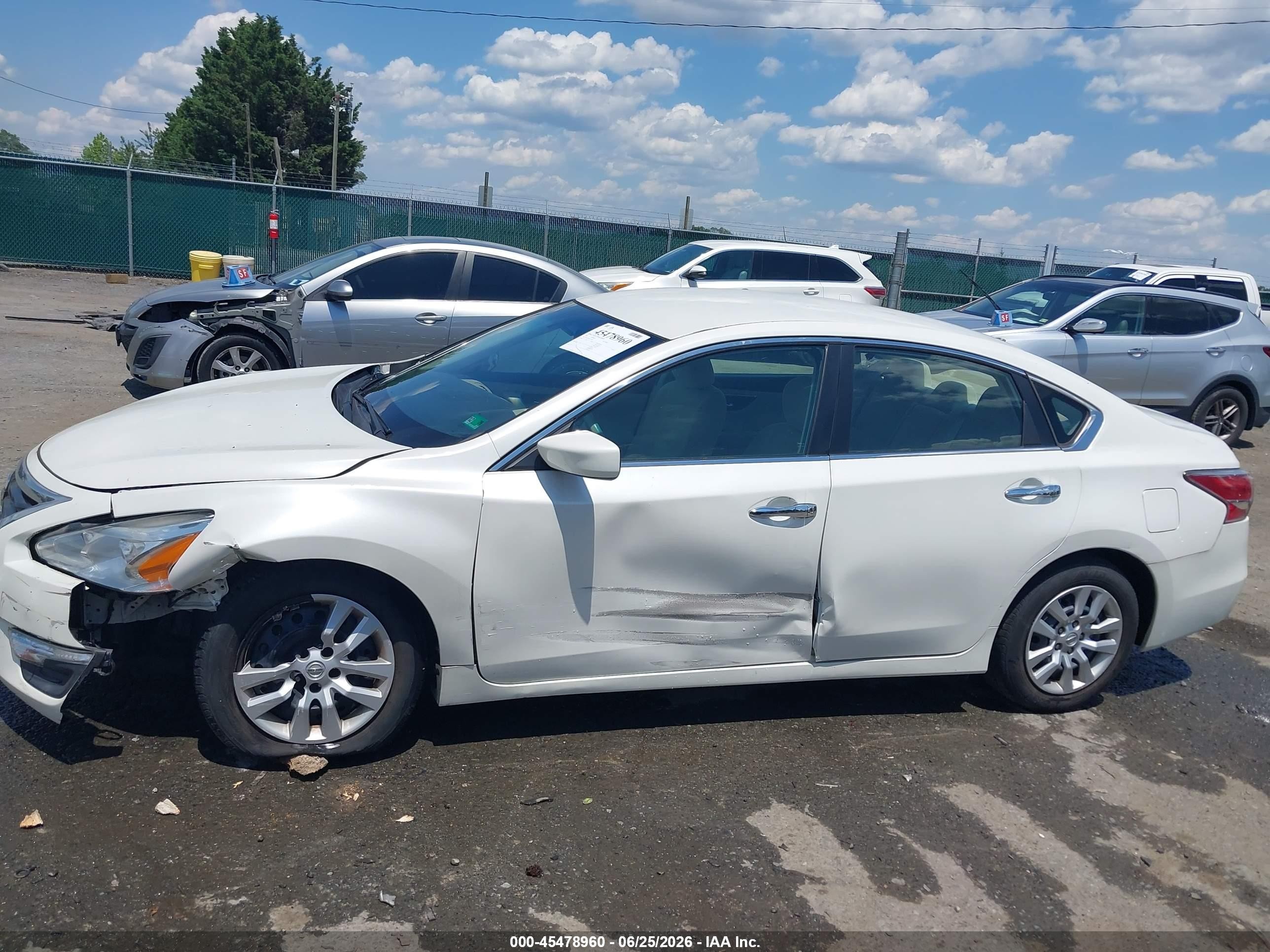 2014 Nissan Altima 2.5 White vin: 1N4AL3AP3EC903893