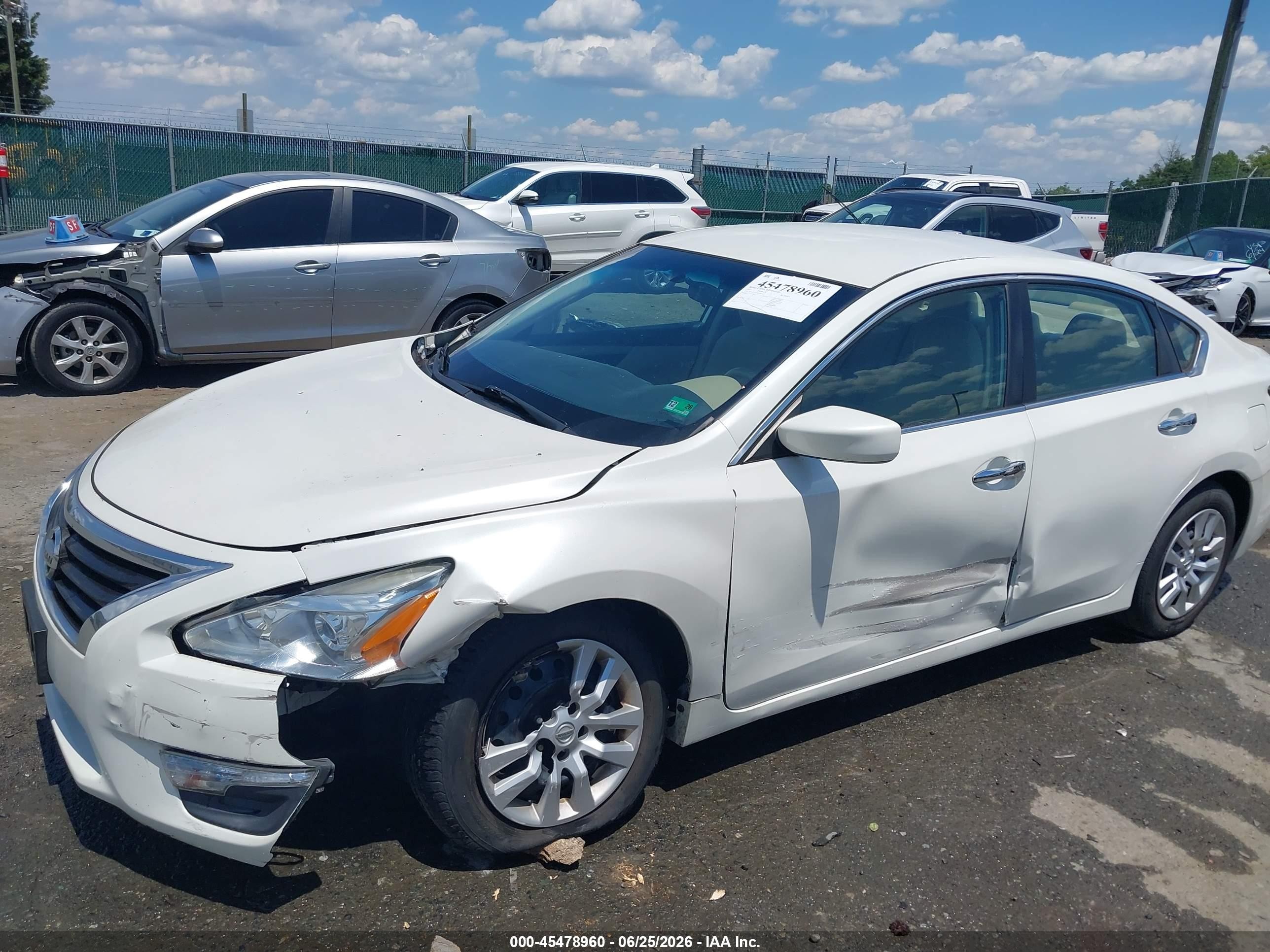 2014 Nissan Altima 2.5 White vin: 1N4AL3AP3EC903893