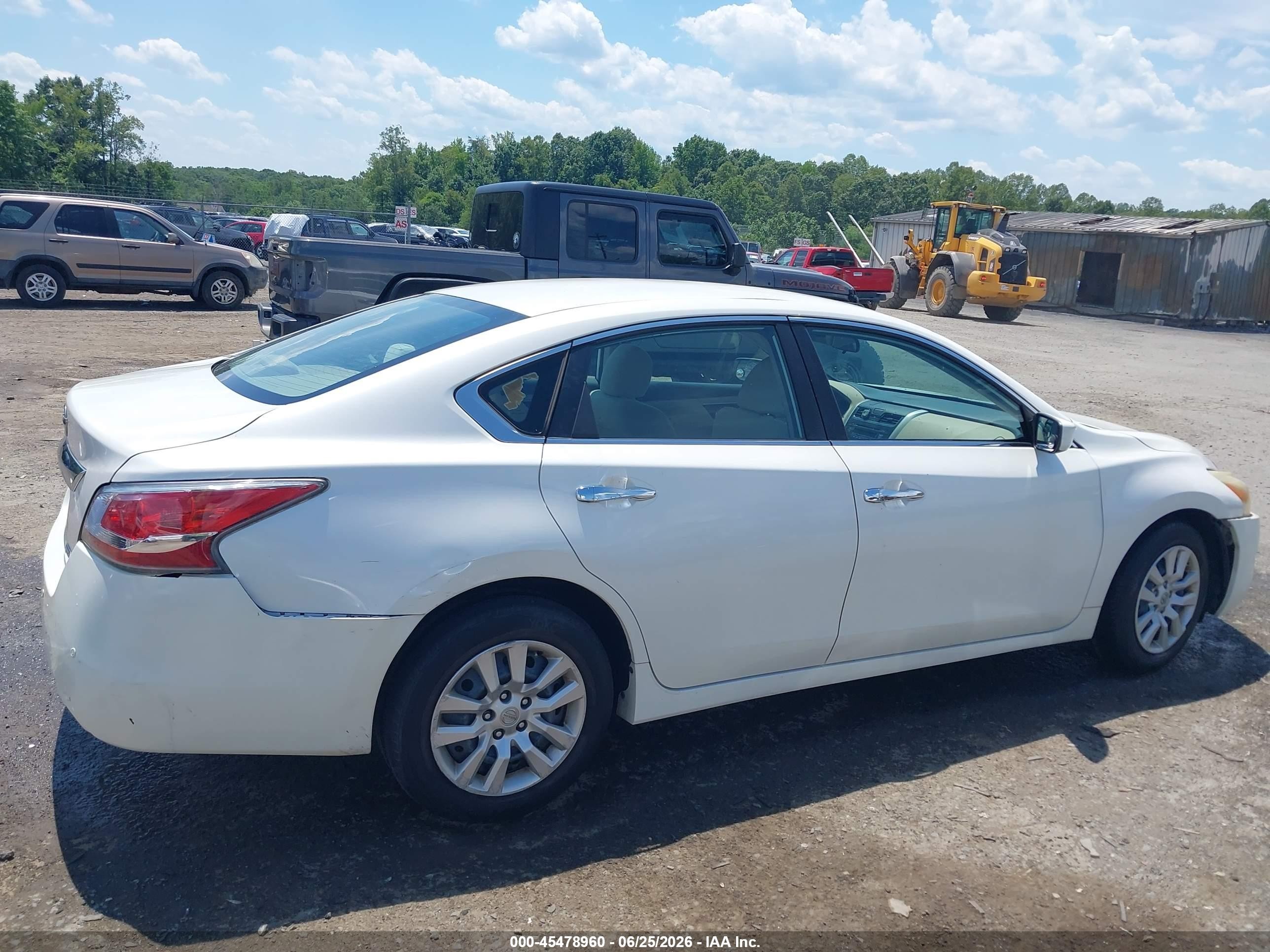 2014 Nissan Altima 2.5 White vin: 1N4AL3AP3EC903893