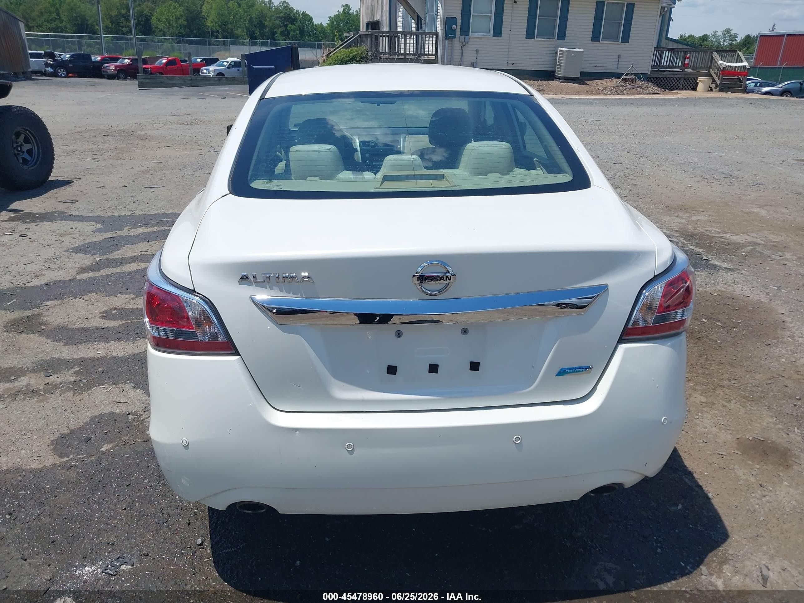 2014 Nissan Altima 2.5 White vin: 1N4AL3AP3EC903893
