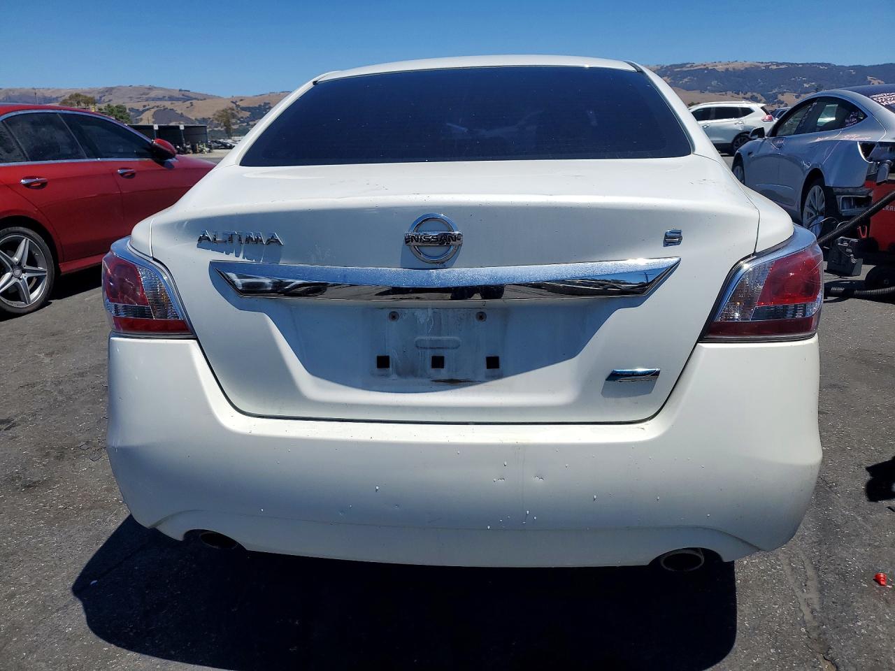 2014 Nissan Altima 2.5 S White vin: 1N4AL3AP3EN217518