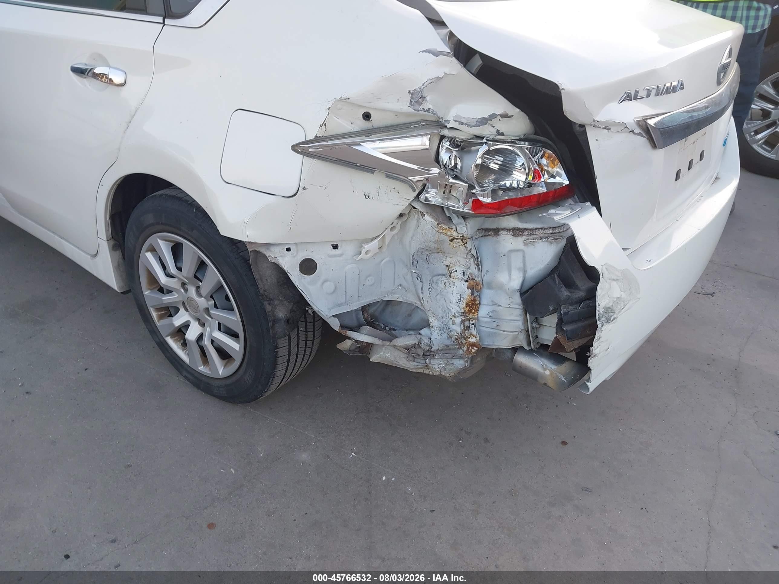 2014 Nissan Altima 2.5 S White vin: 1N4AL3AP3EN256254