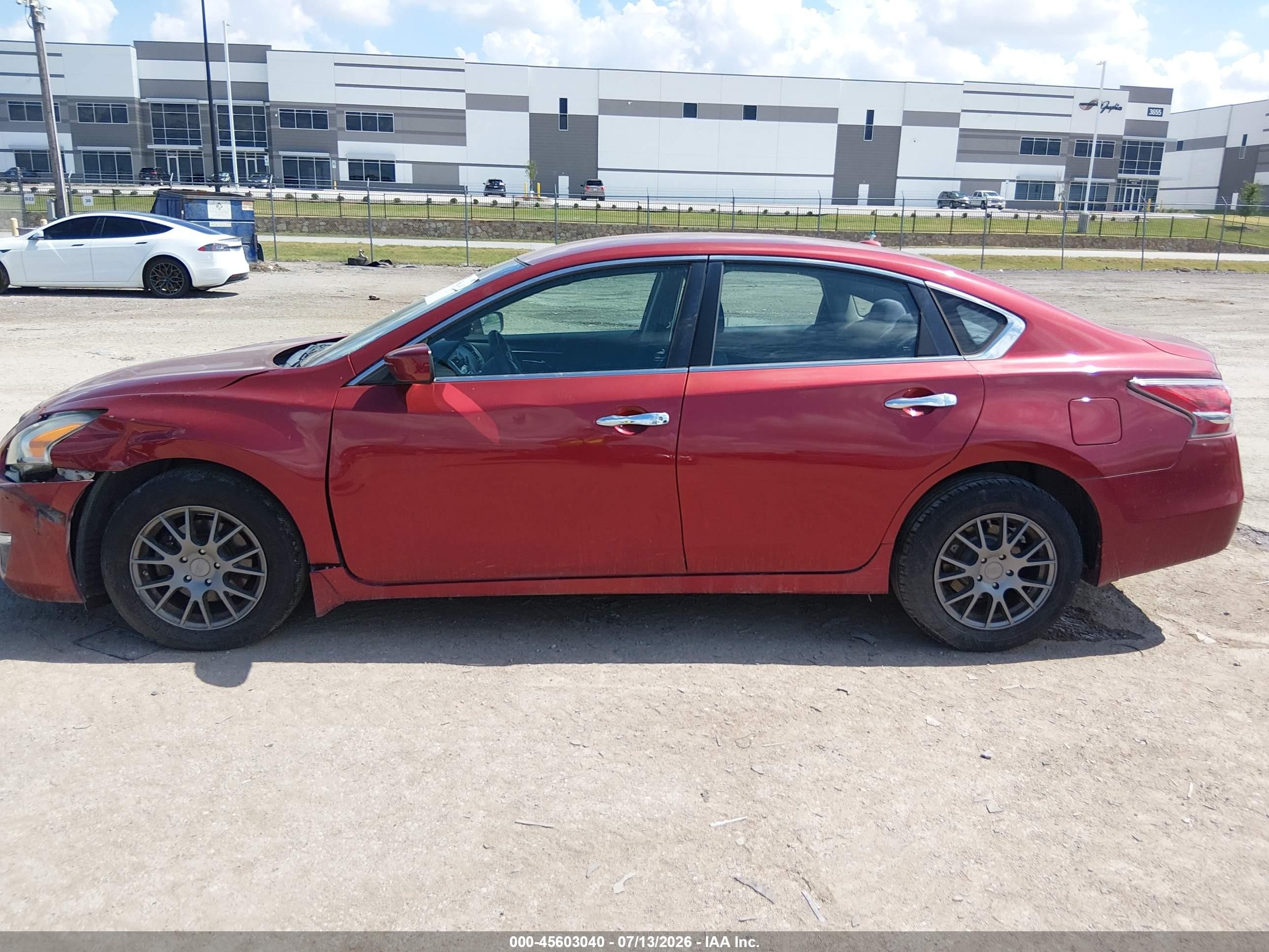 2014 Nissan Altima 2.5 S Red vin: 1N4AL3AP3EN333298