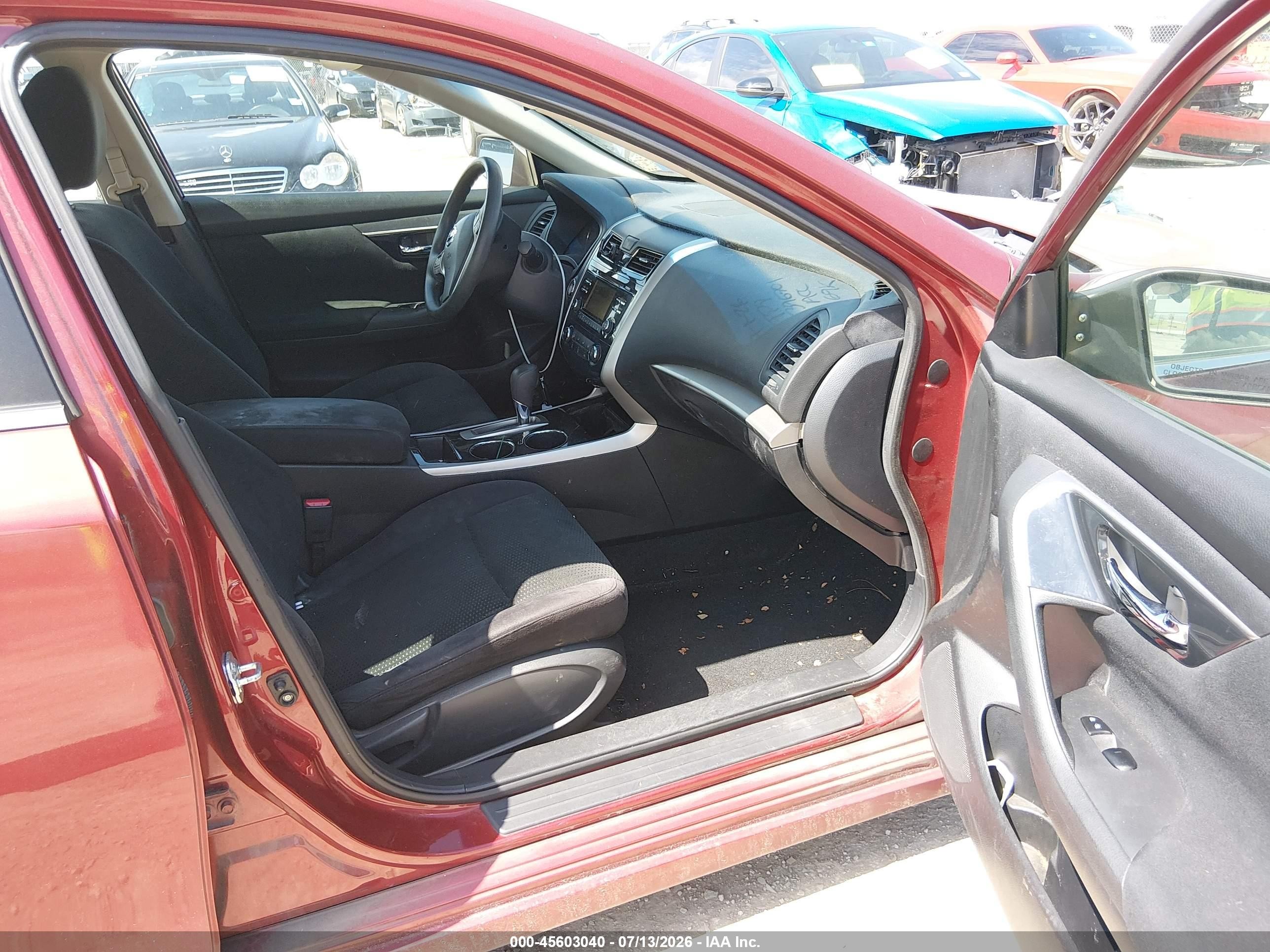 2014 Nissan Altima 2.5 S Red vin: 1N4AL3AP3EN333298