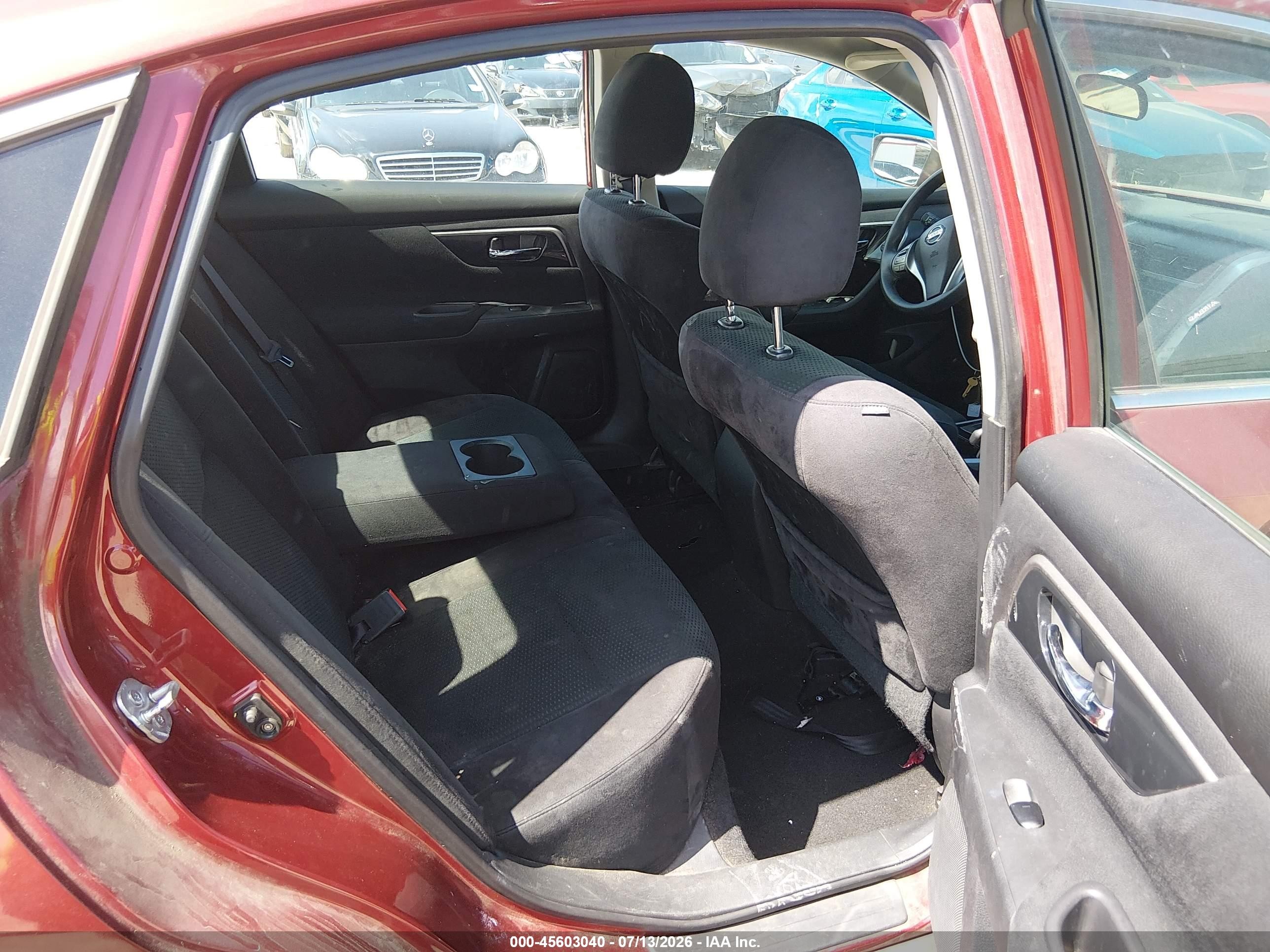 2014 Nissan Altima 2.5 S Red vin: 1N4AL3AP3EN333298