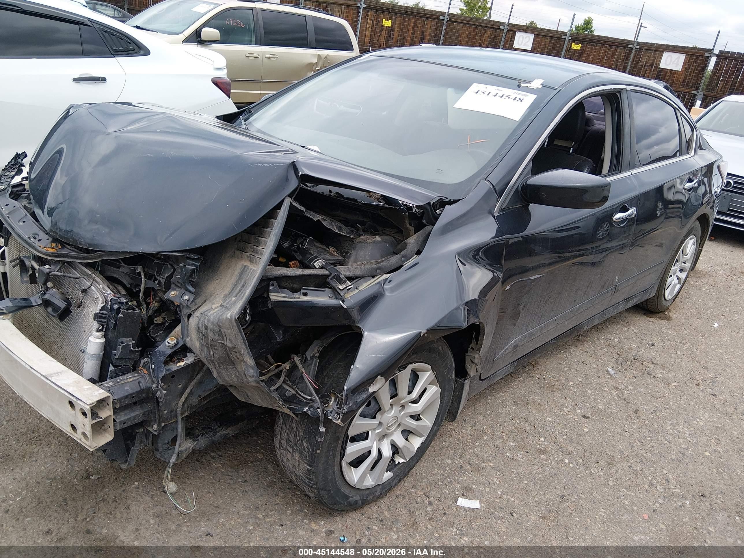 2014 Nissan Altima 2.5 S Navy vin: 1N4AL3AP3EN348917