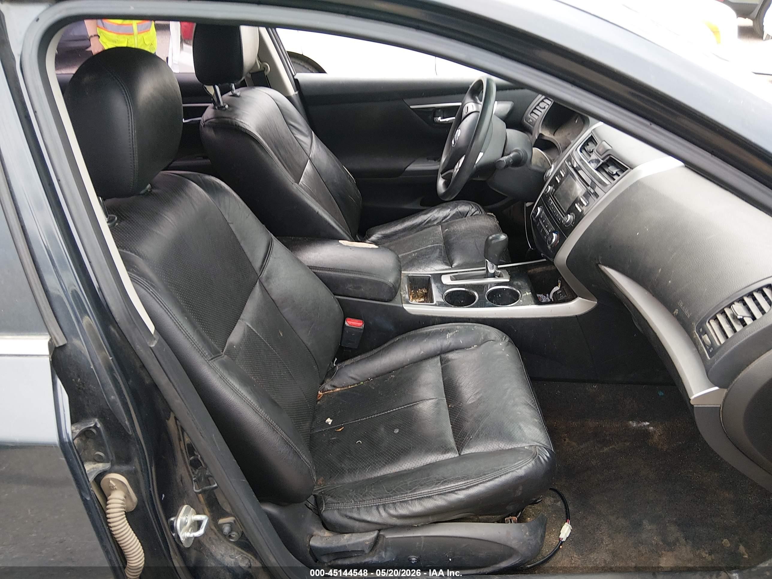 2014 Nissan Altima 2.5 S Navy vin: 1N4AL3AP3EN348917