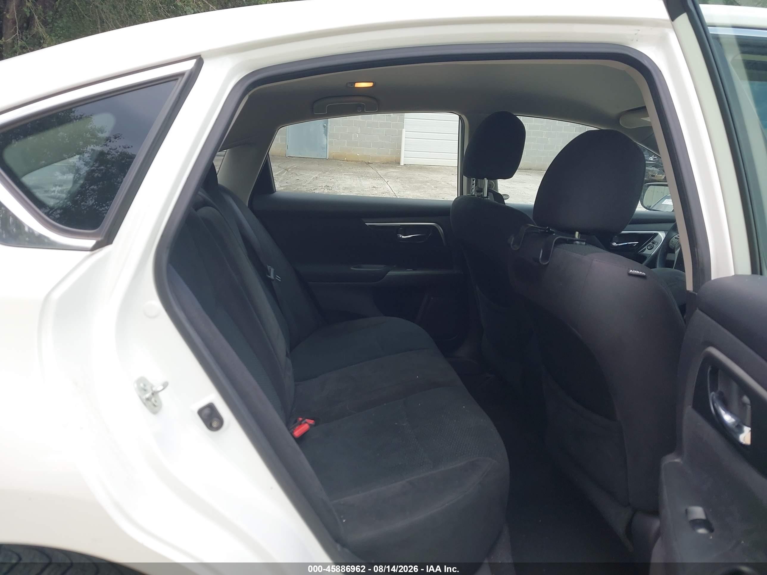 2014 Nissan Altima 2.5 S White vin: 1N4AL3AP3EN369475