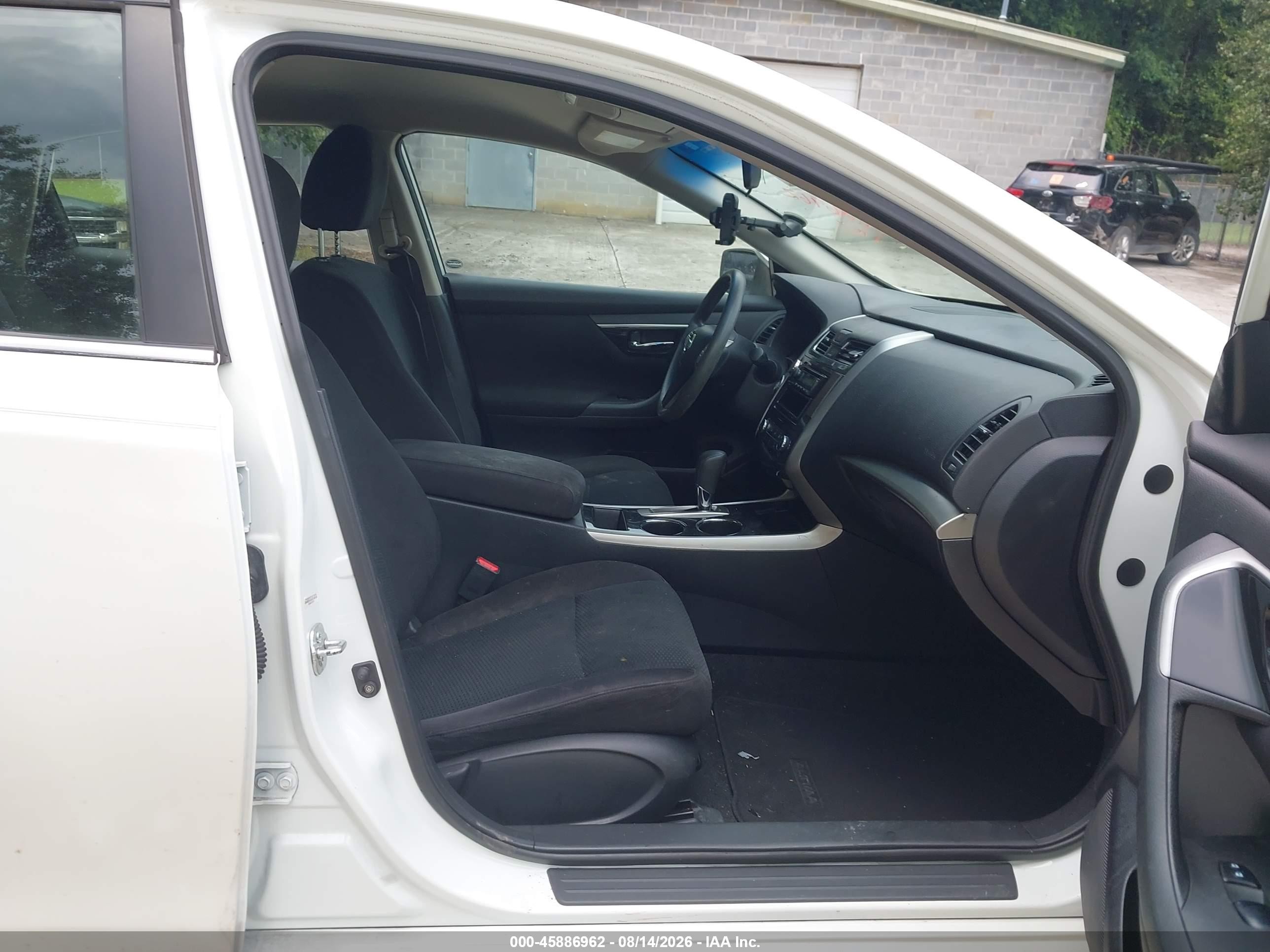 2014 Nissan Altima 2.5 S White vin: 1N4AL3AP3EN369475