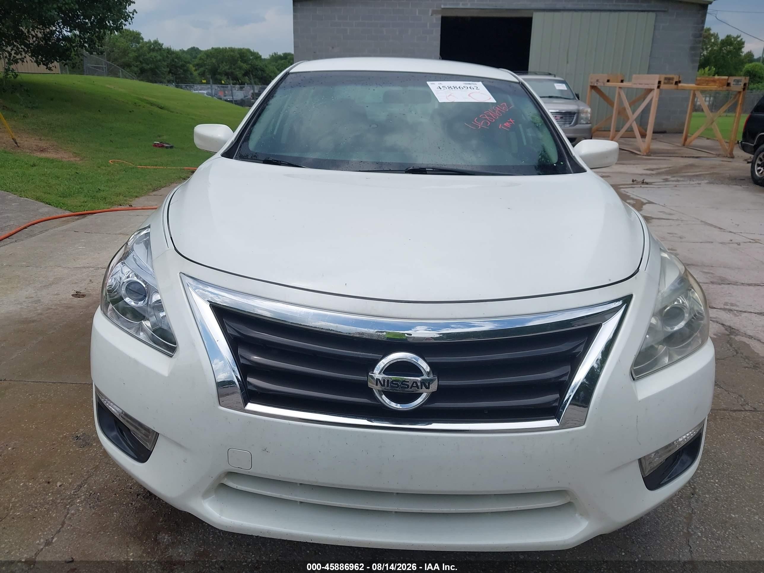 2014 Nissan Altima 2.5 S White vin: 1N4AL3AP3EN369475