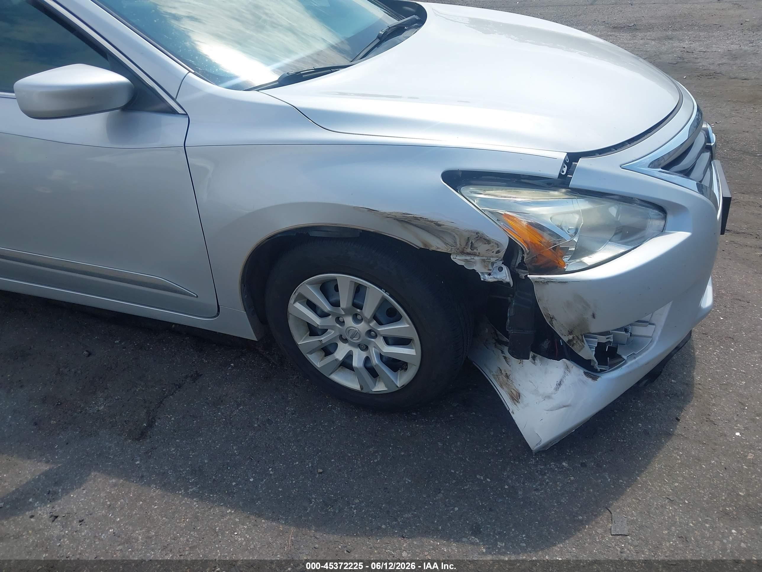 2014 Nissan Altima 2.5 S Silver vin: 1N4AL3AP3EN389029