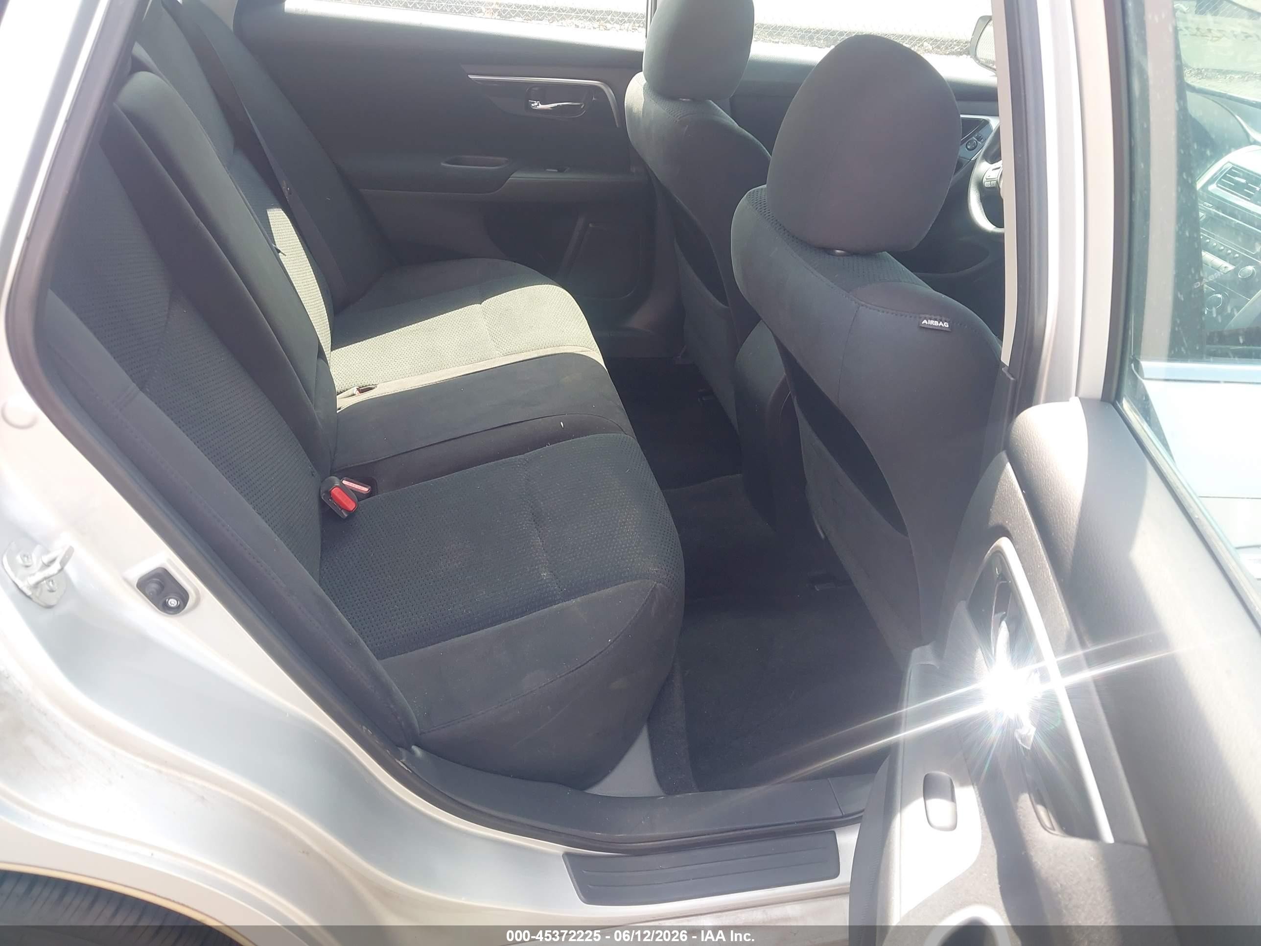 2014 Nissan Altima 2.5 S Silver vin: 1N4AL3AP3EN389029