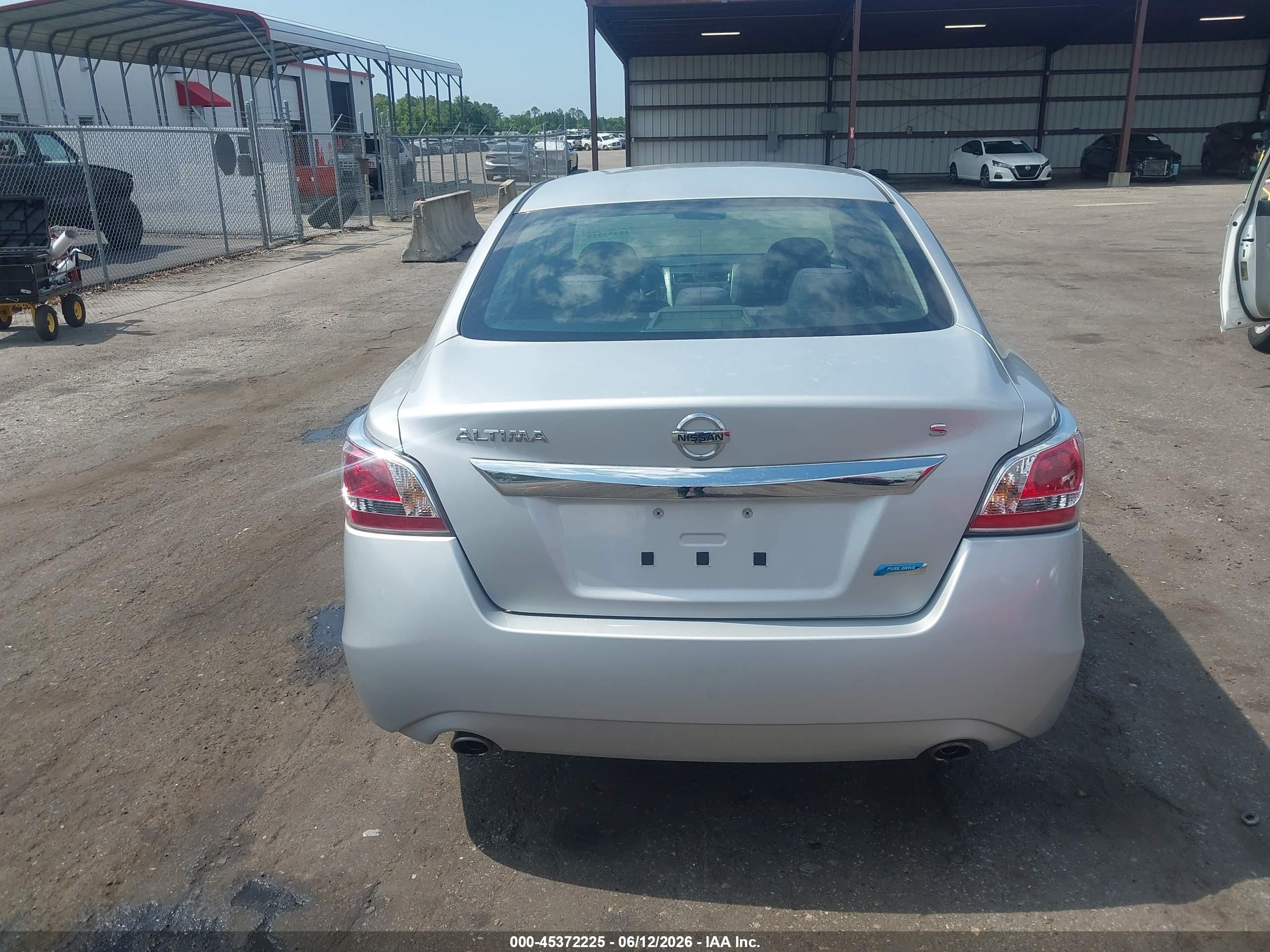 2014 Nissan Altima 2.5 S Silver vin: 1N4AL3AP3EN389029