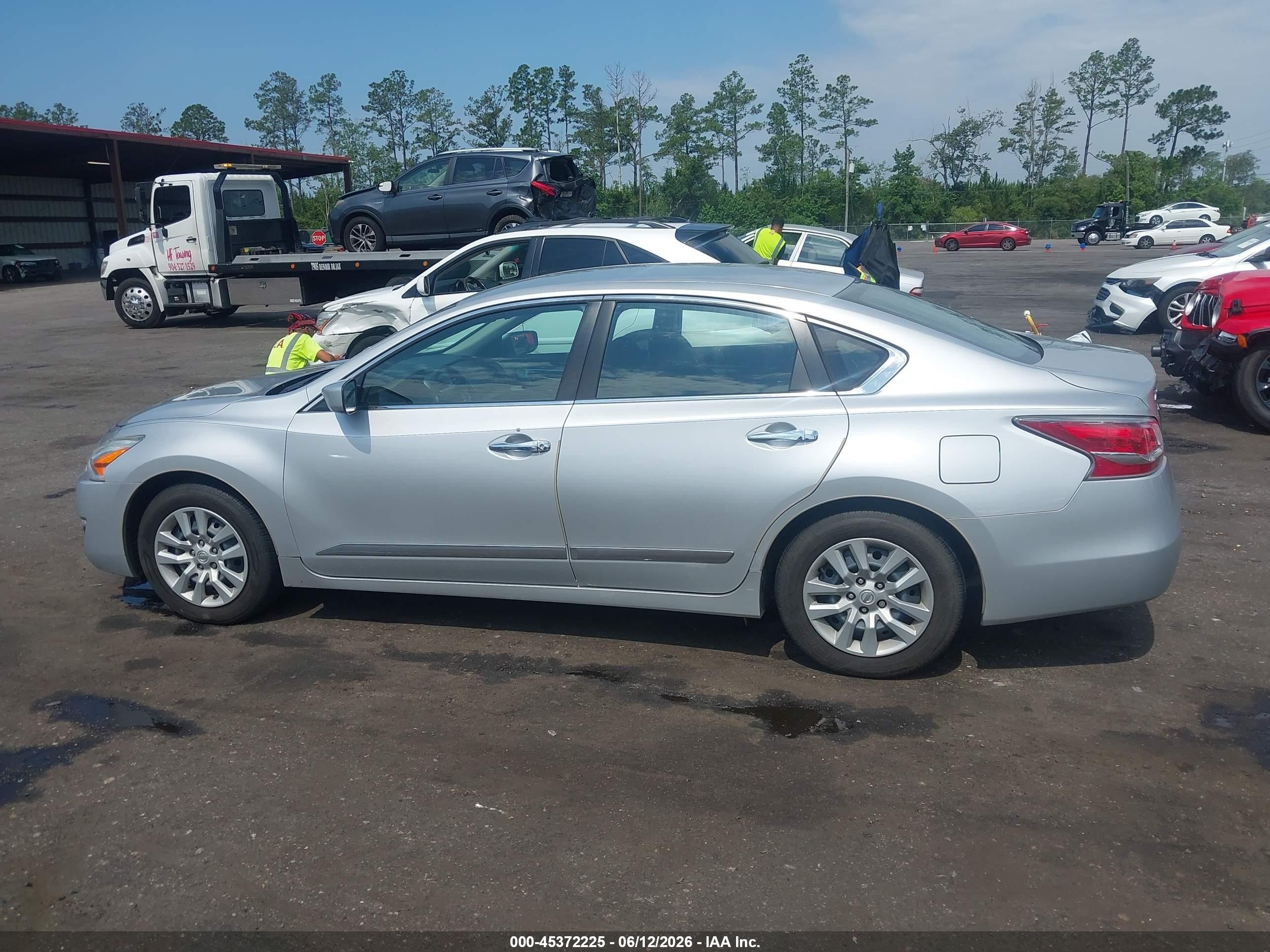 2014 Nissan Altima 2.5 S Silver vin: 1N4AL3AP3EN389029