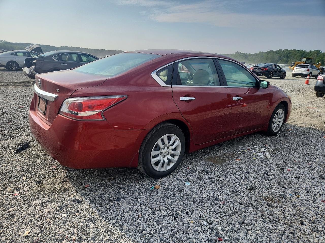 2015 Nissan Altima 2.5 S Red vin: 1N4AL3AP3FC105508