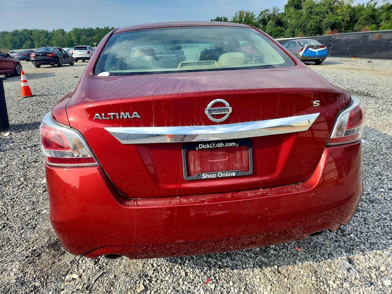 2015 Nissan Altima 2.5 S Red vin: 1N4AL3AP3FC105508