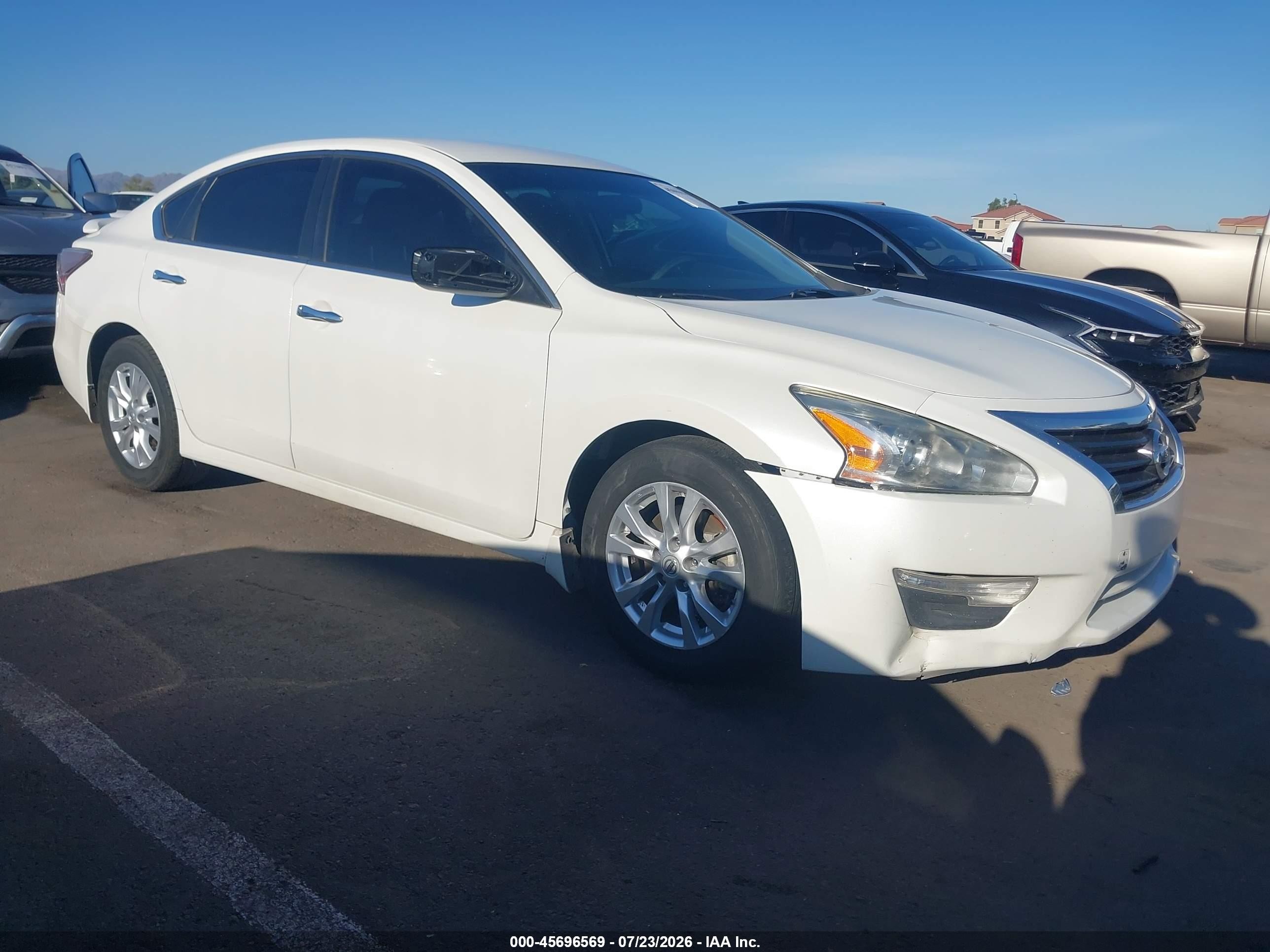 2015 Nissan Altima 2.5 S Белый vin: 1N4AL3AP3FC114547