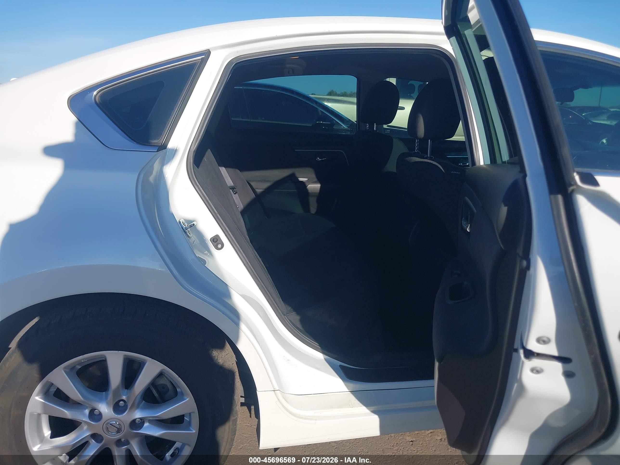 2015 Nissan Altima 2.5 S White vin: 1N4AL3AP3FC114547