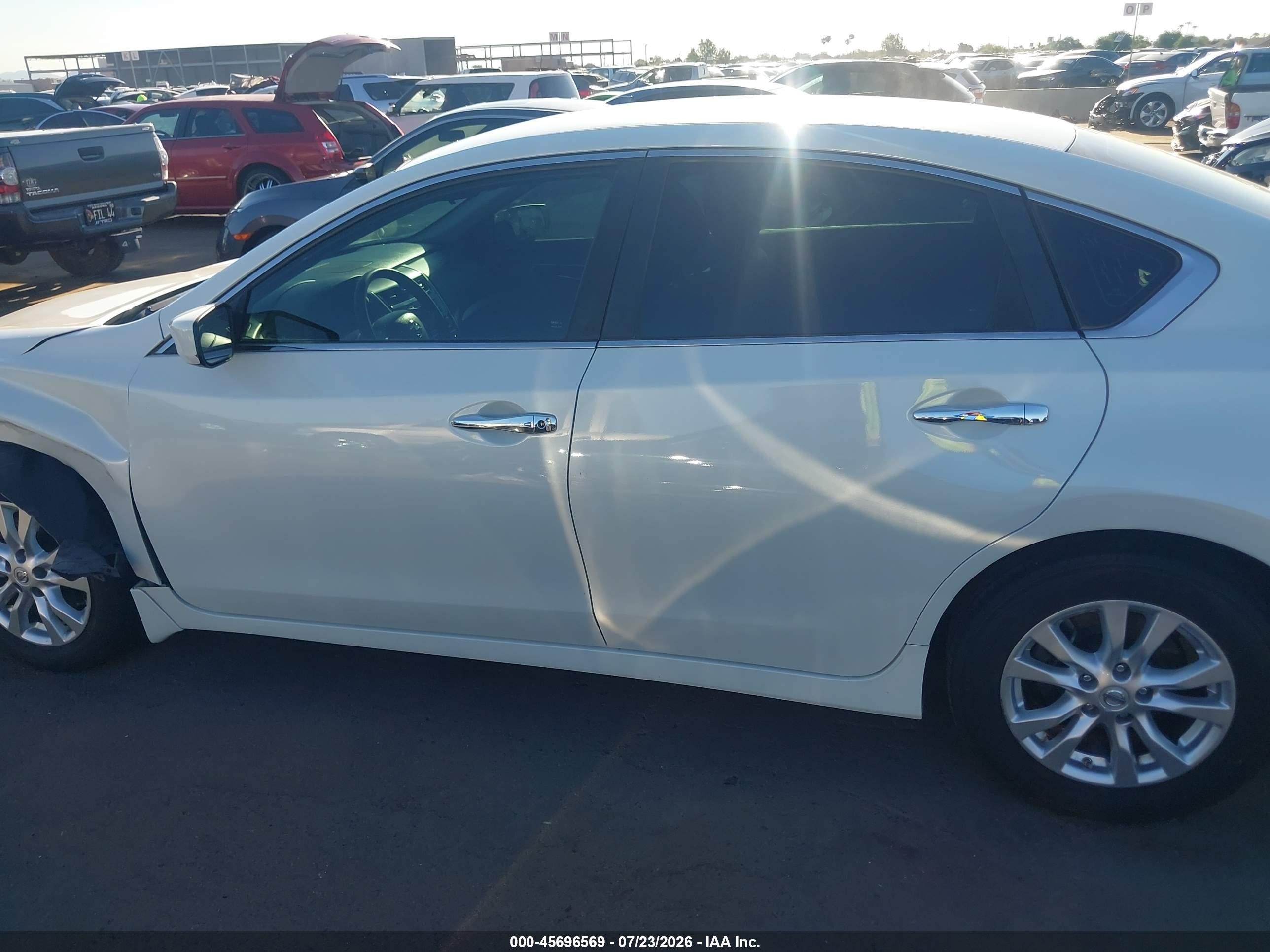 2015 Nissan Altima 2.5 S White vin: 1N4AL3AP3FC114547