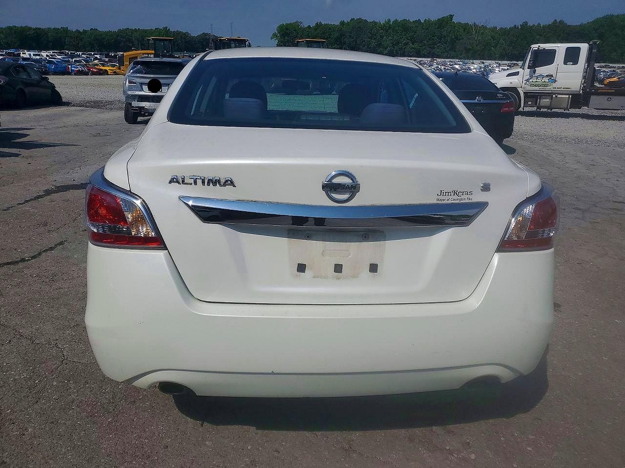 2015 Nissan Altima 2.5 S White vin: 1N4AL3AP3FC114595