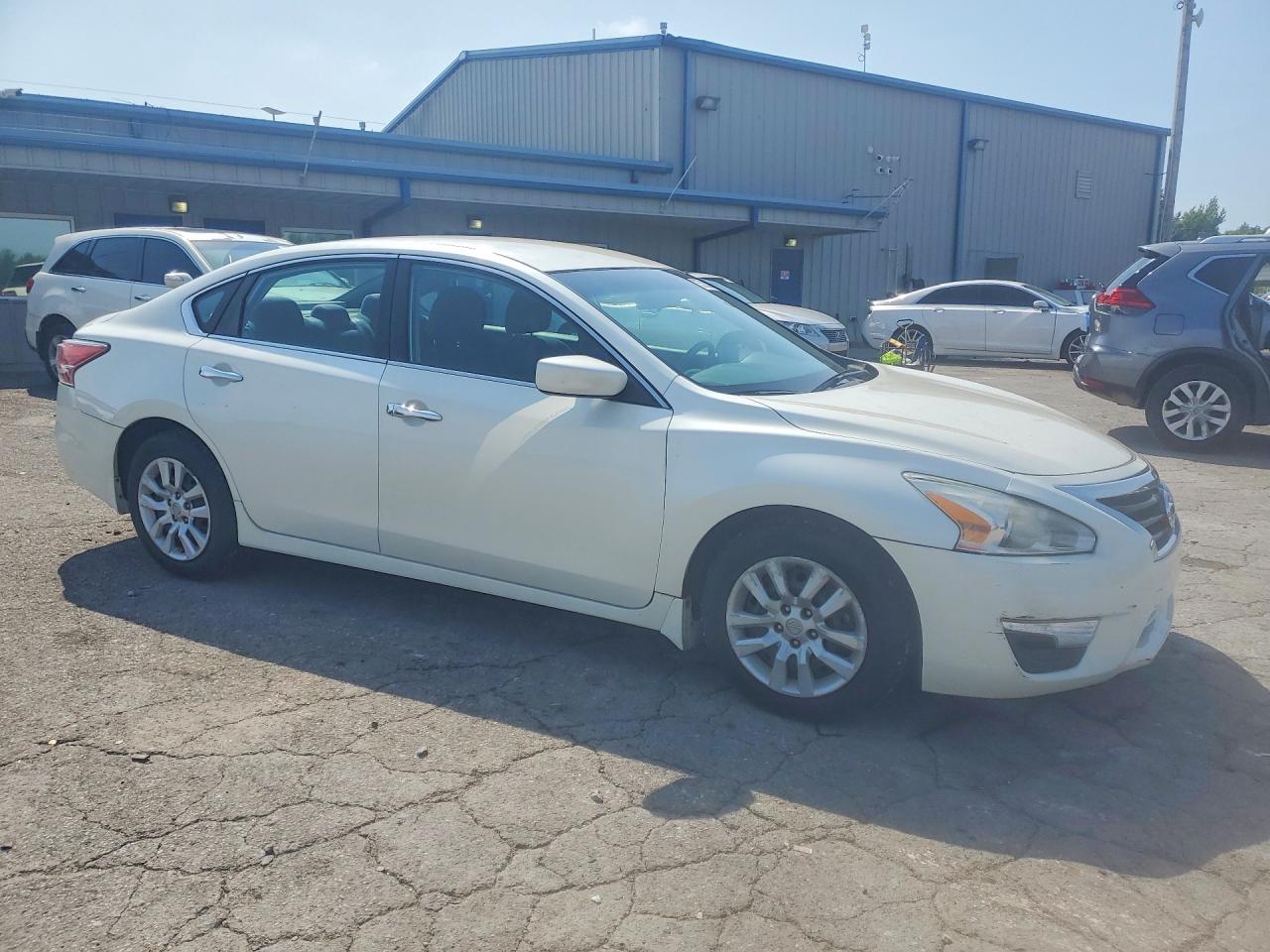 2015 Nissan Altima 2.5 S White vin: 1N4AL3AP3FC114595