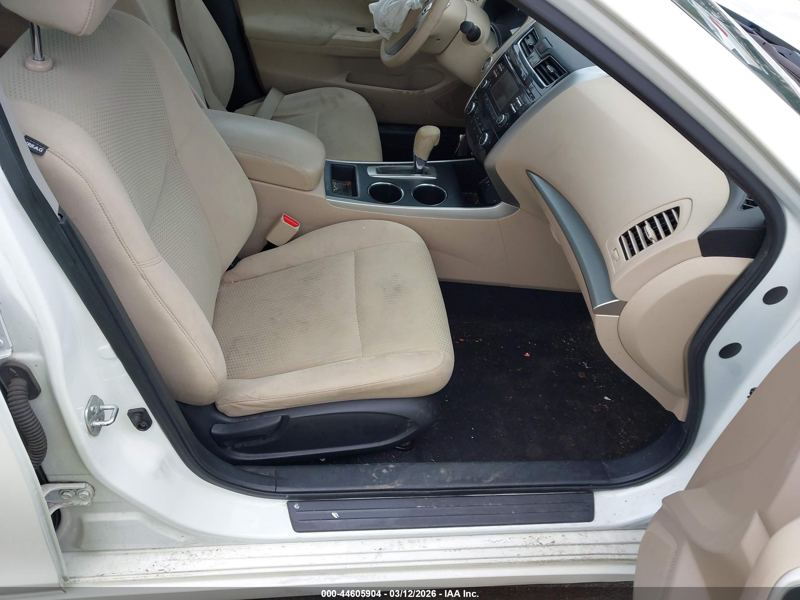 2015 Nissan Altima 2.5 S White vin: 1N4AL3AP3FC117271