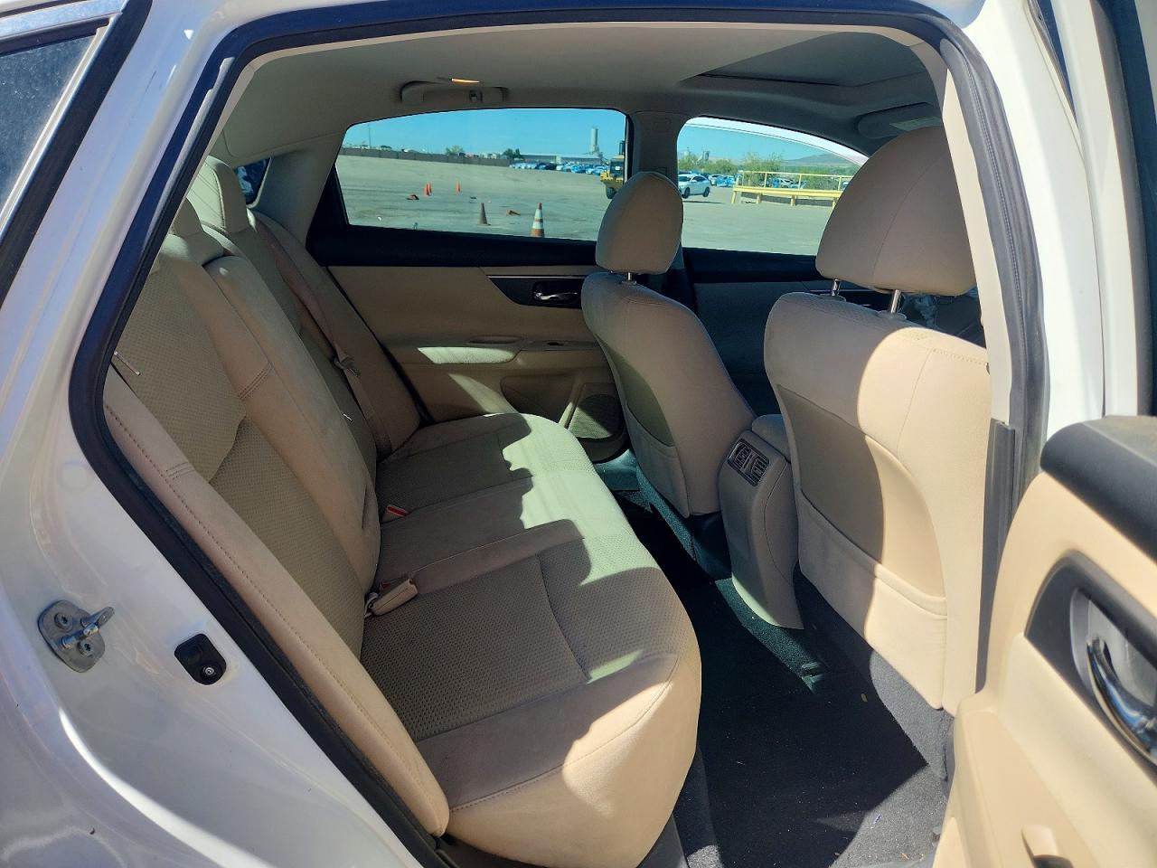 2015 Nissan Altima 2.5 Sv White vin: 1N4AL3AP3FC126231